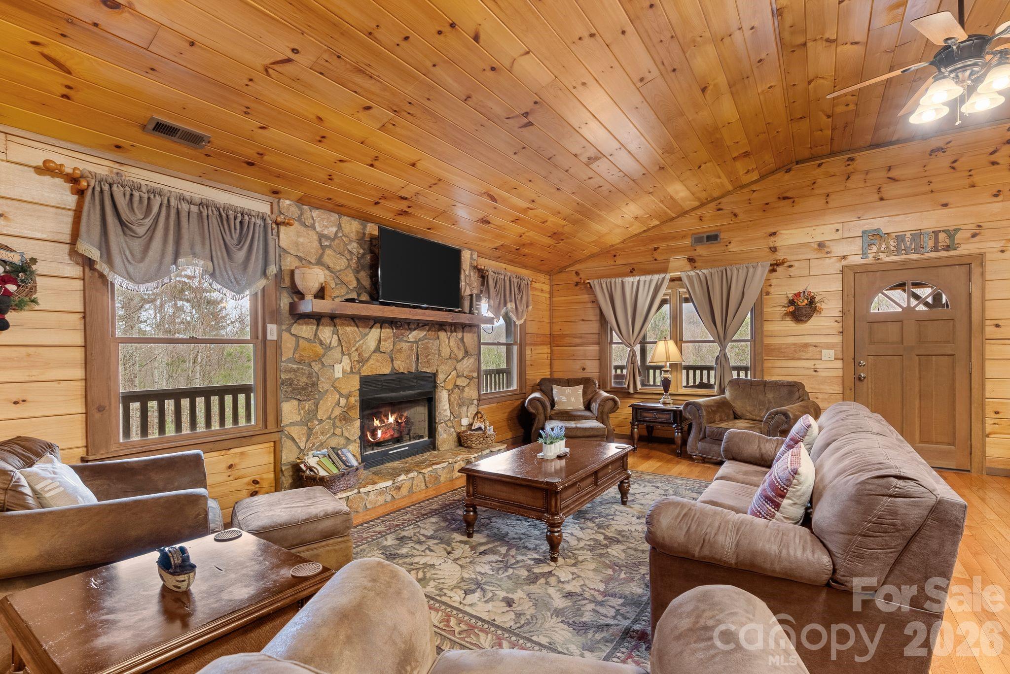 264 Moonbeam Lane Property Photo 6