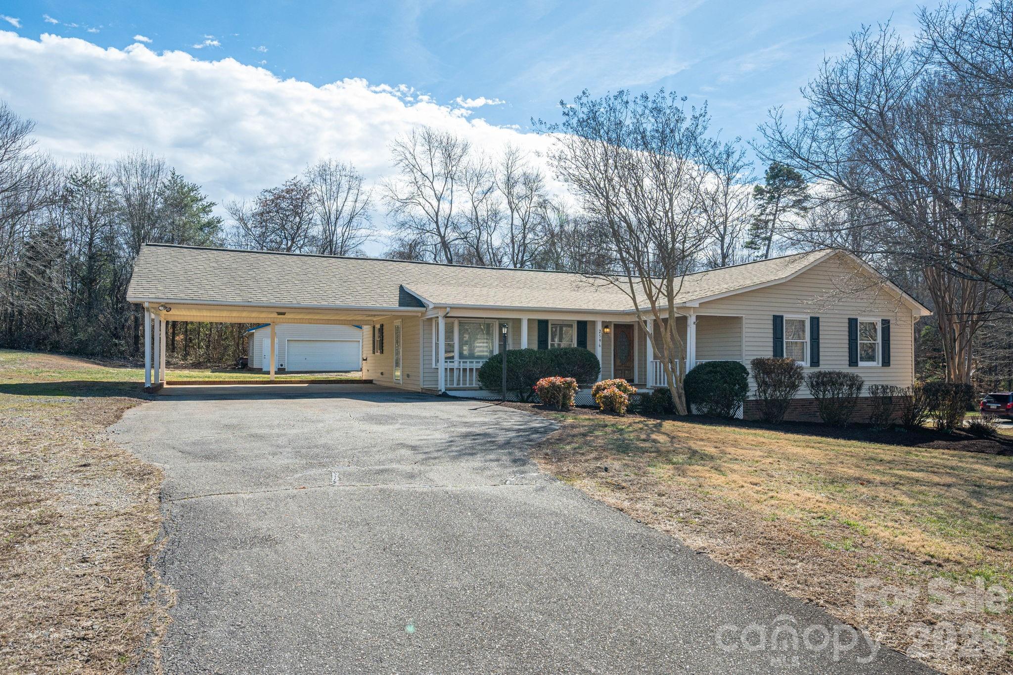 2596 Prince Drive Property Photo 3