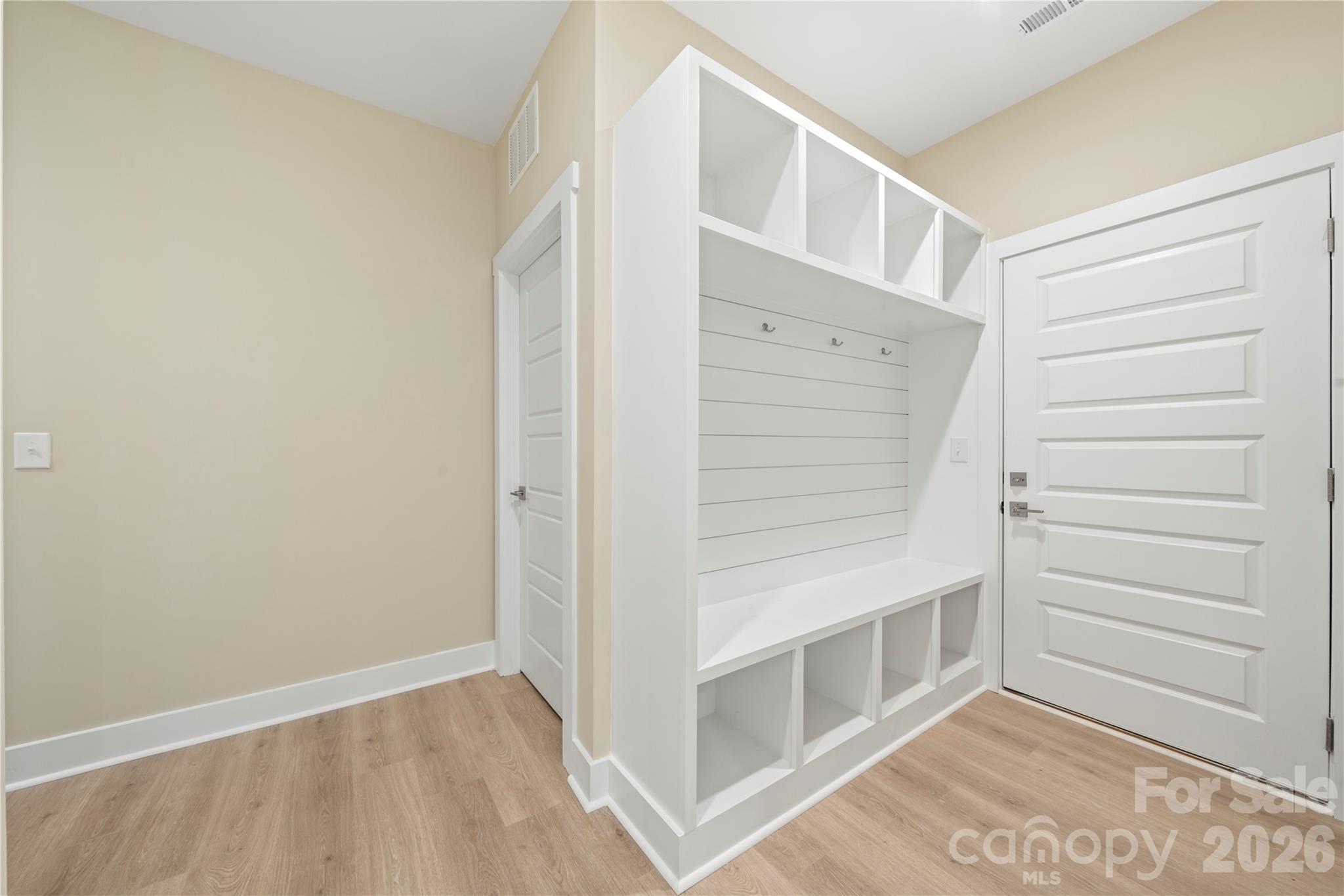 2592 Moon Creek Lane 22 Property Photo 11