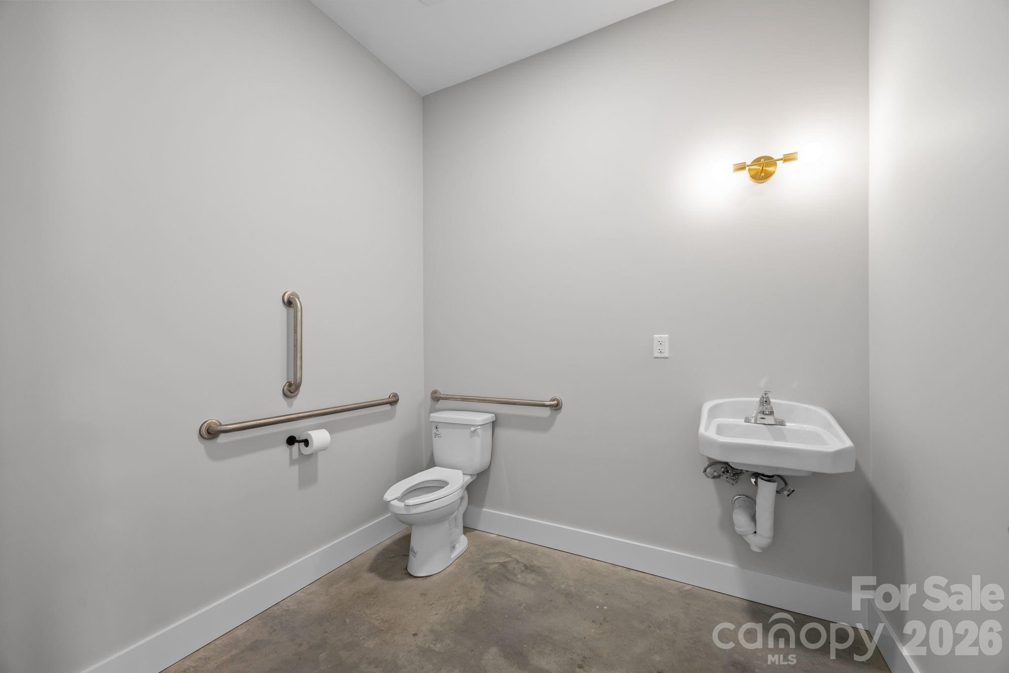 315 Haywood Road 111/211 Property Photo 13