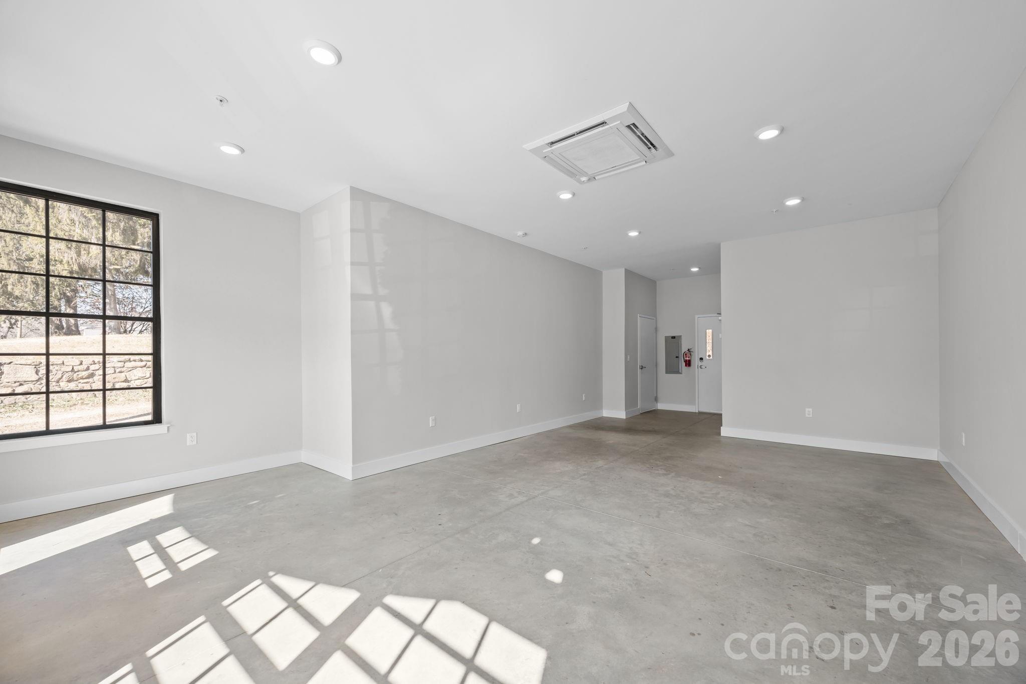 315 Haywood Road 111/211 Property Photo 15
