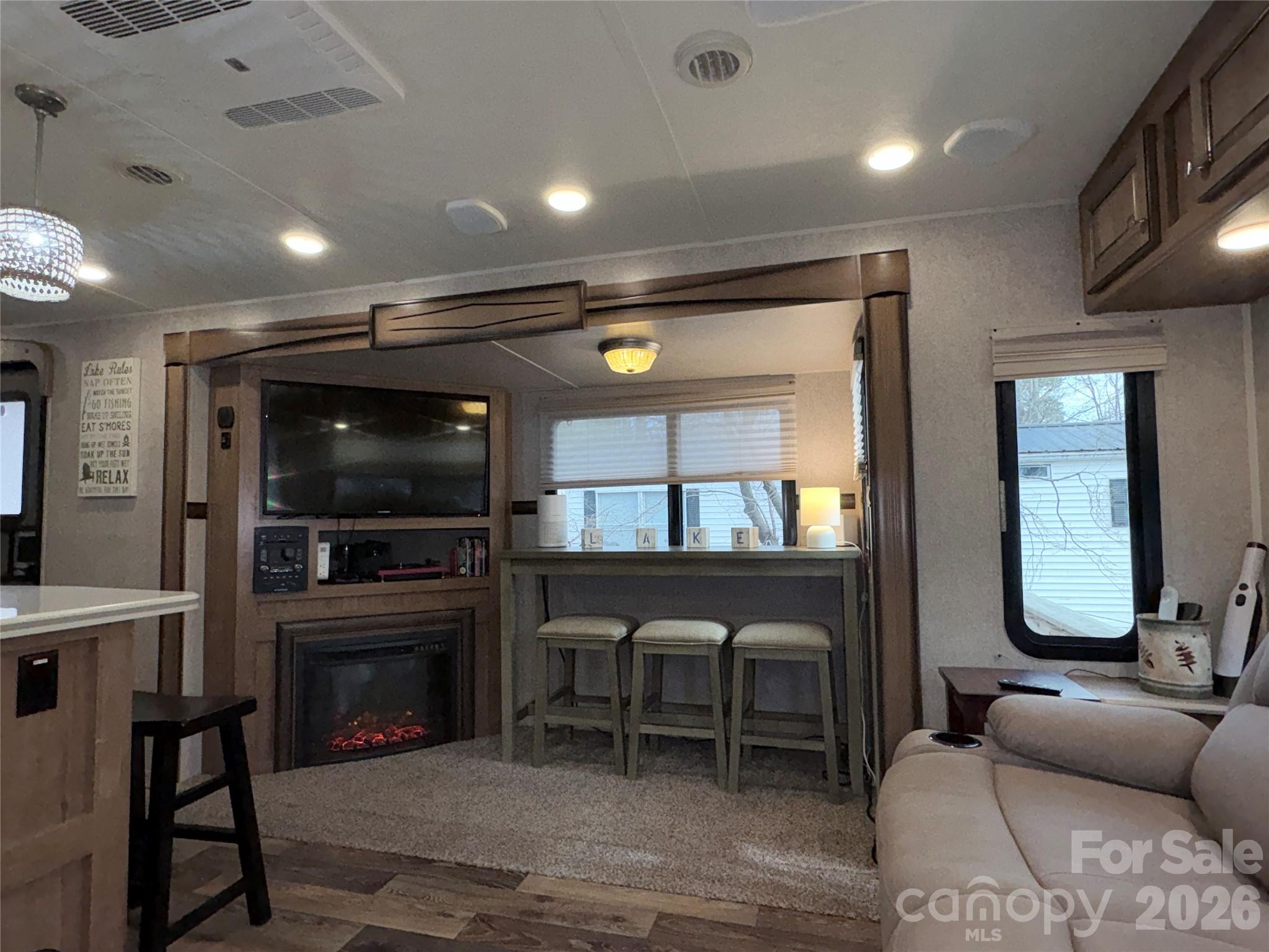 117 Pier Avenue Property Photo 3