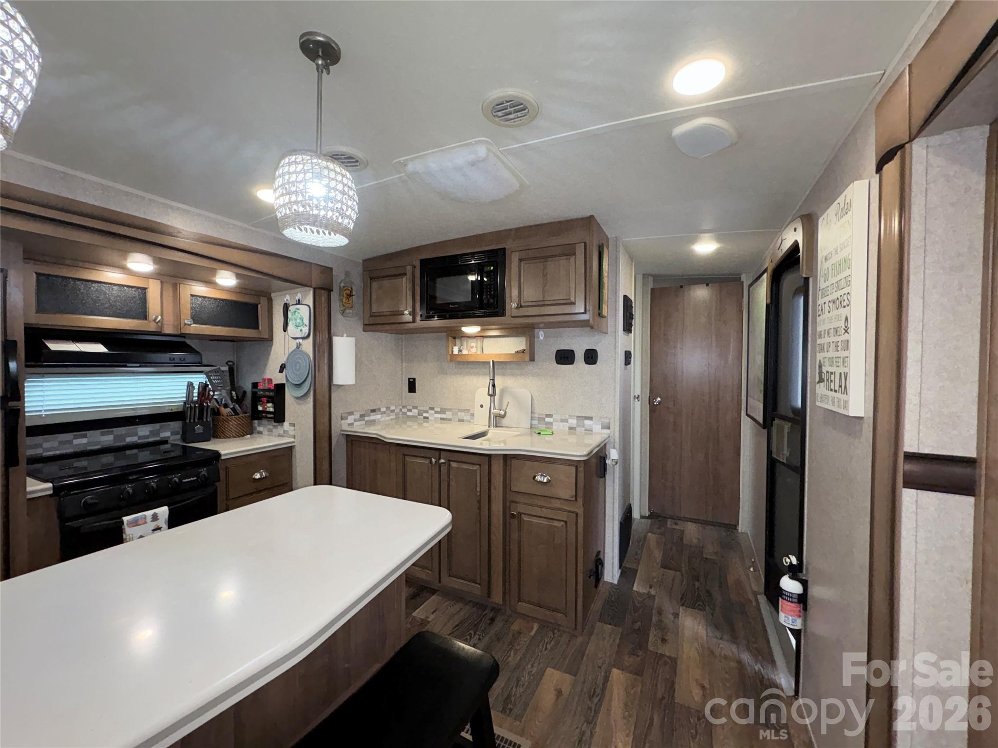 117 Pier Avenue Property Photo 9