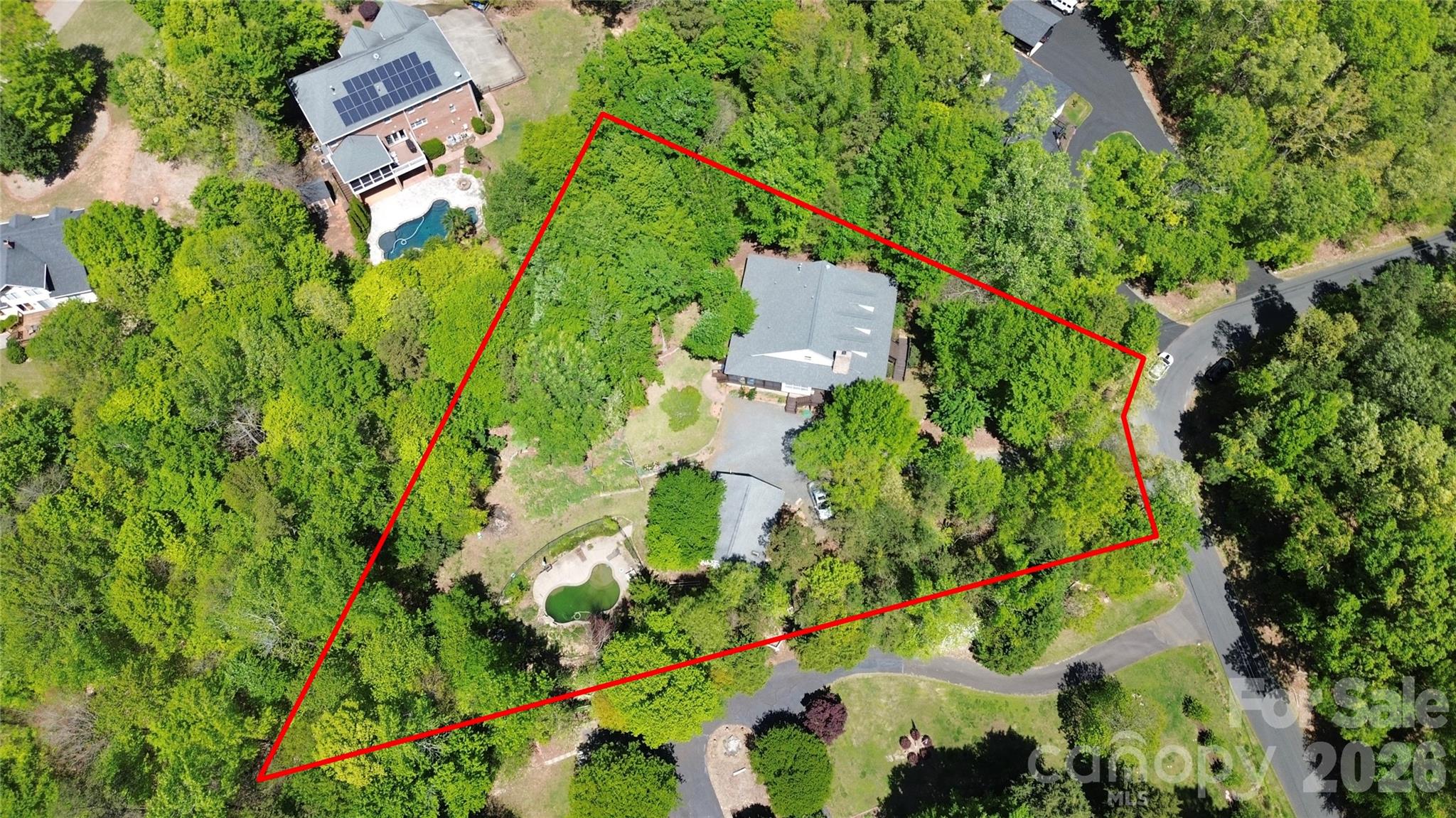 729 Lochaven Road Property Photo 5