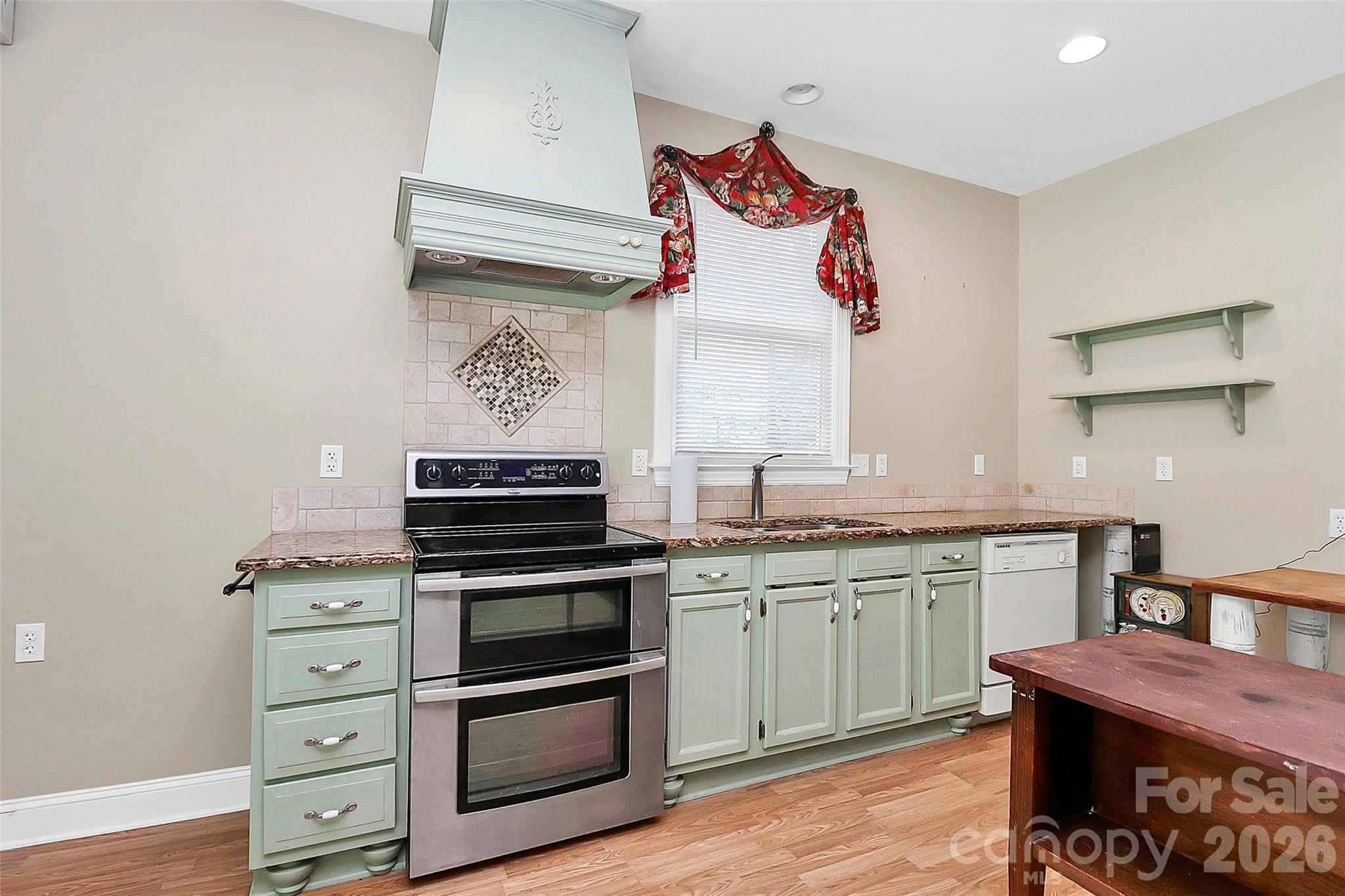 729 Lochaven Road Property Photo 30