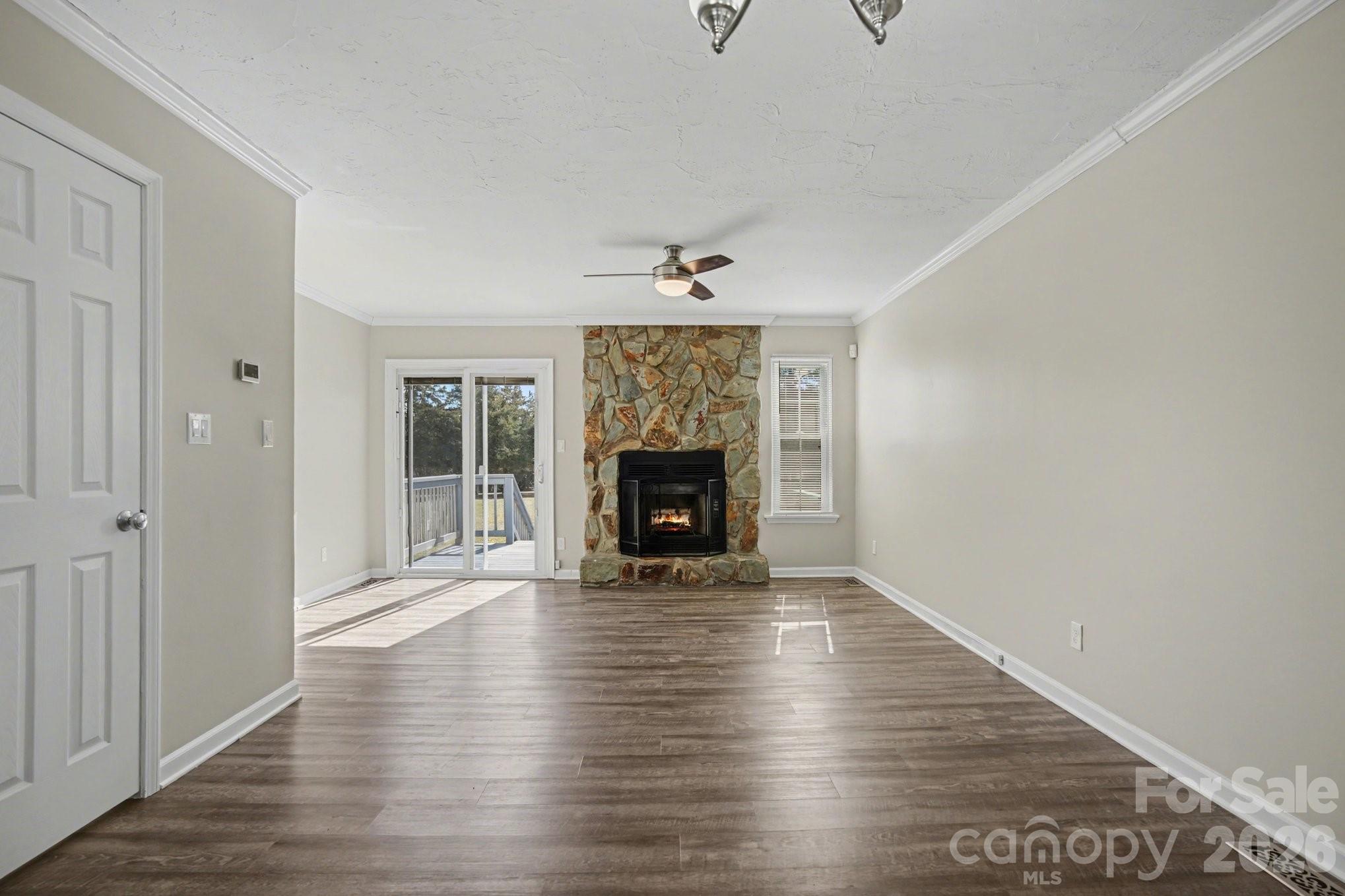 8221 Circle Tree Lane Property Photo 4