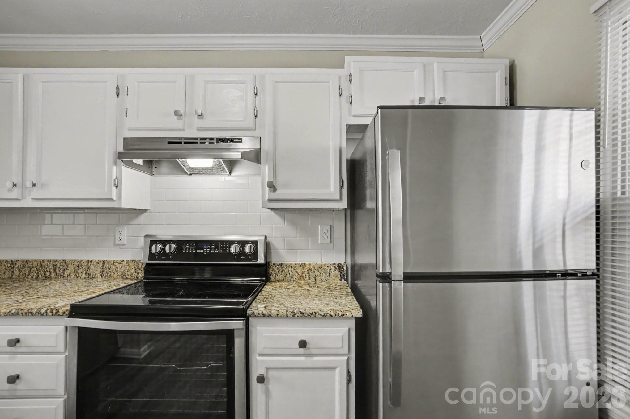 8221 Circle Tree Lane Property Photo 6