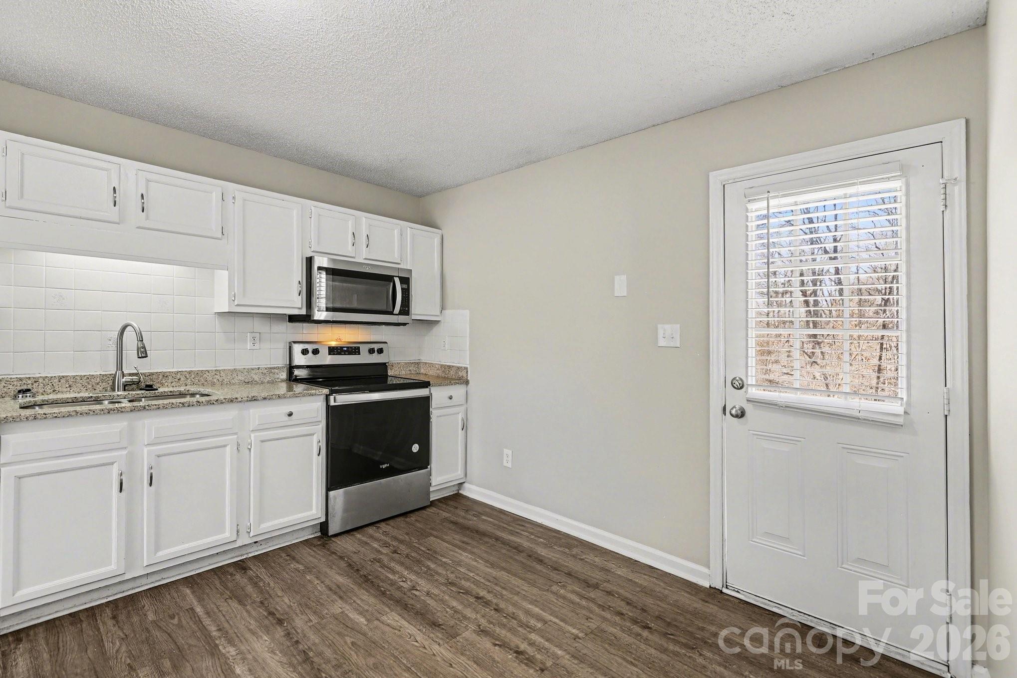 5932 Scots Bluff Drive Property Photo 10
