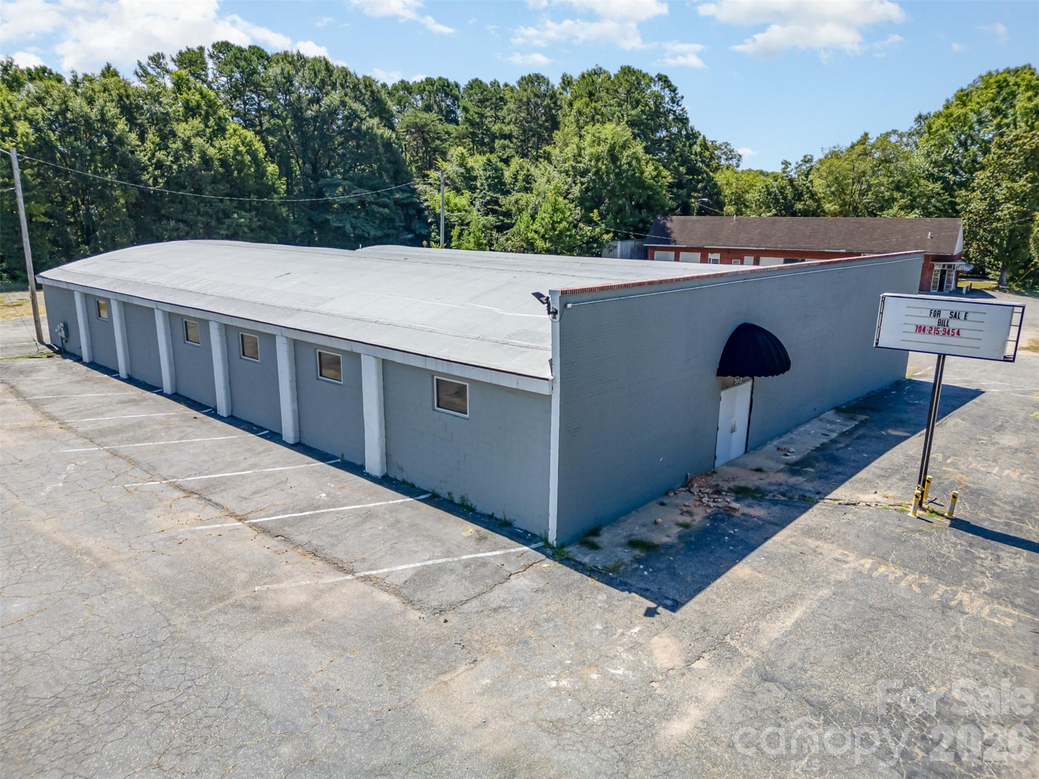 702 Linwood Road Property Photo 1