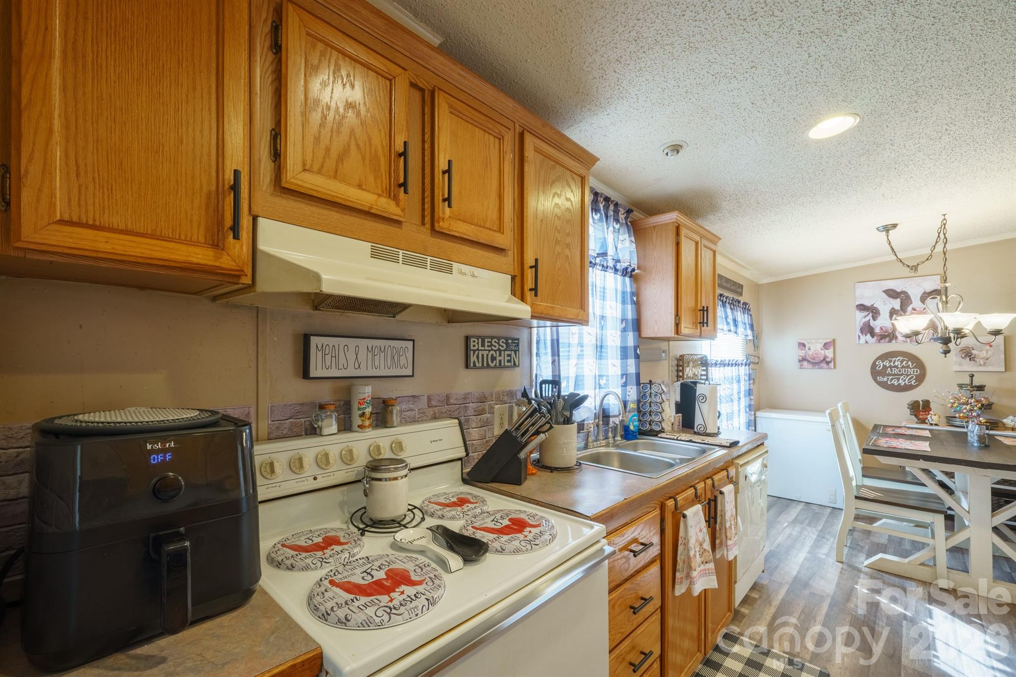 1049 Ramsey Street Property Photo 10