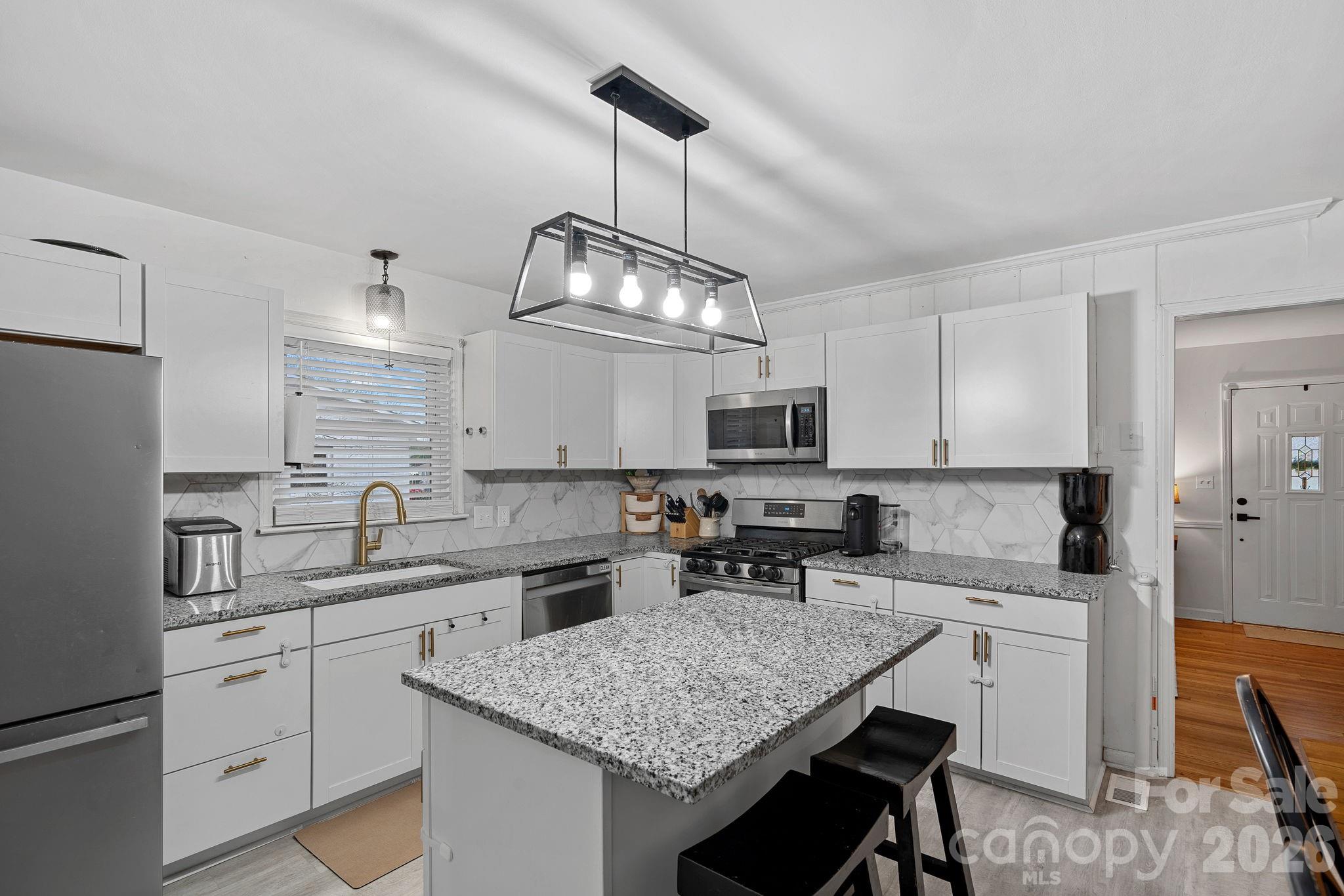 4314 Oak Forest Drive Property Photo 4