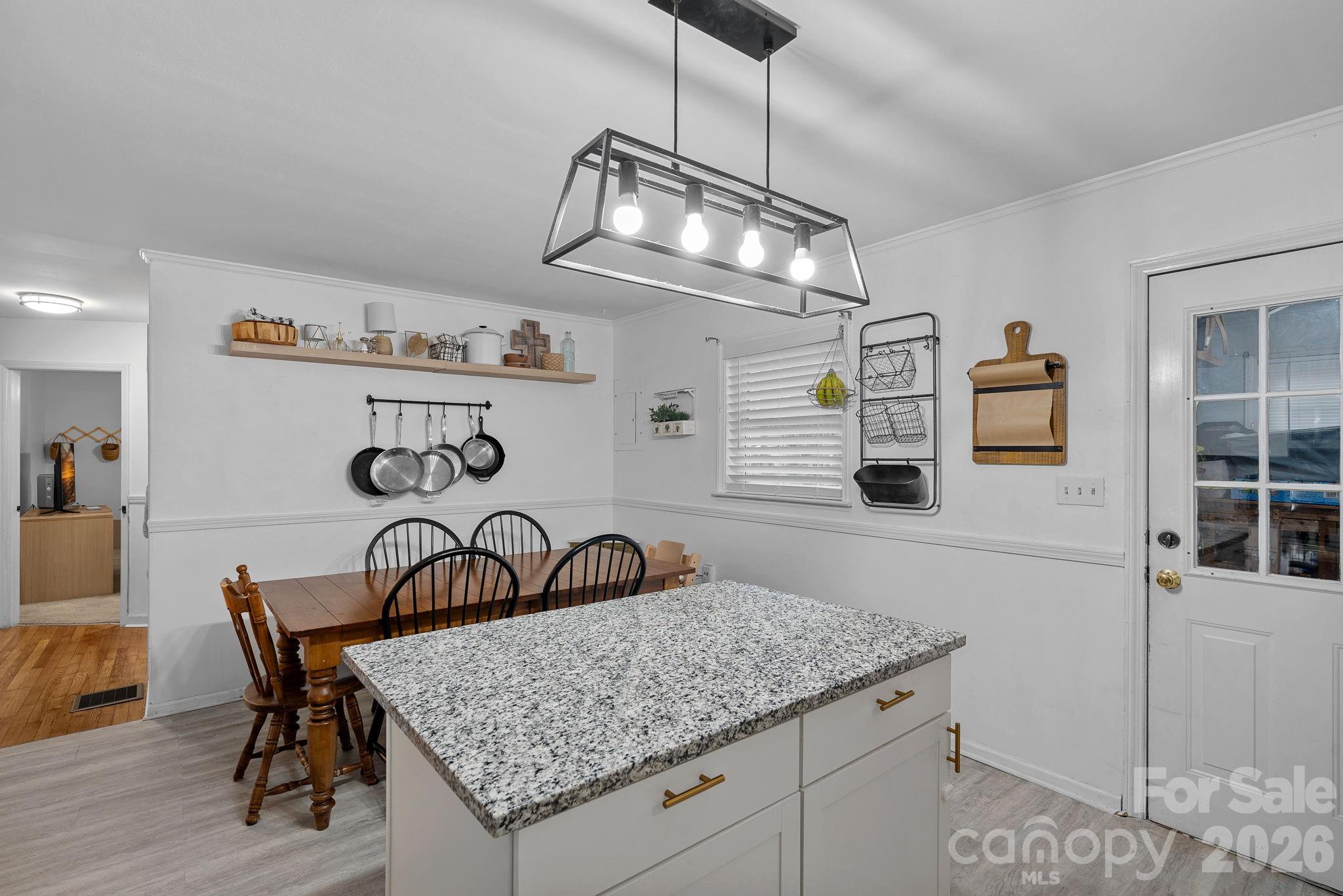 4314 Oak Forest Drive Property Photo 6