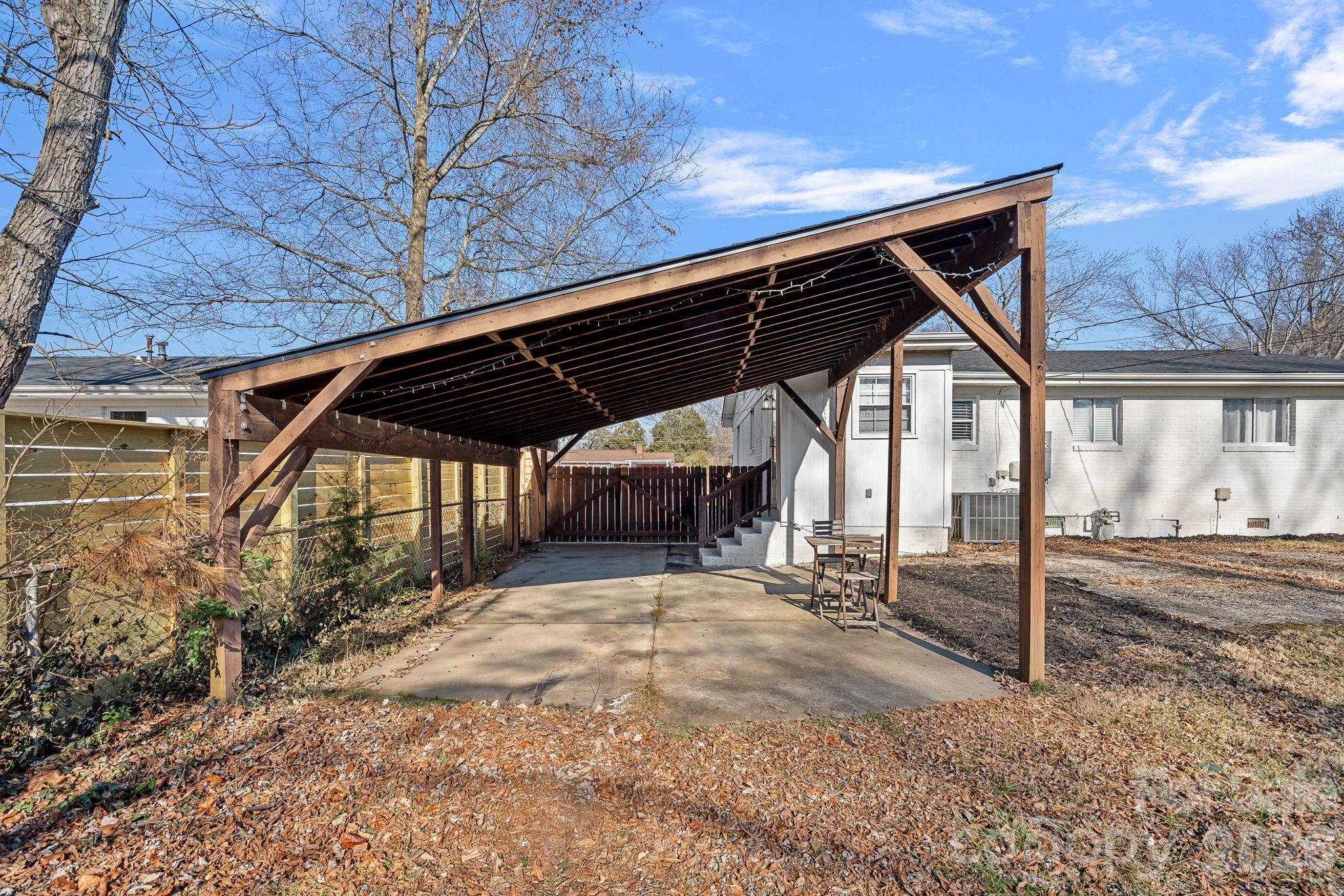 4314 Oak Forest Drive Property Photo 16