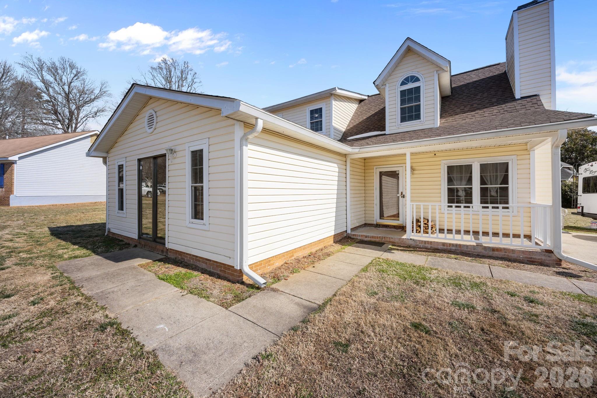 5400 Barnview Court Property Photo 2