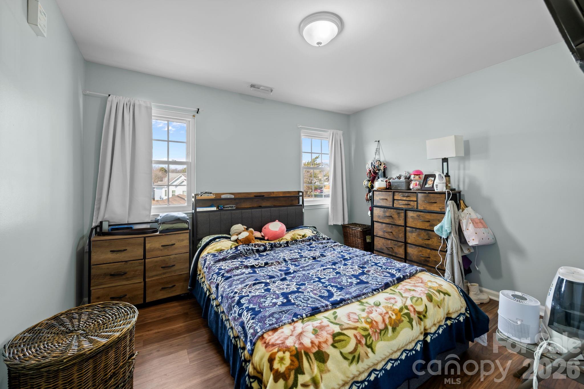5400 Barnview Court Property Photo 7