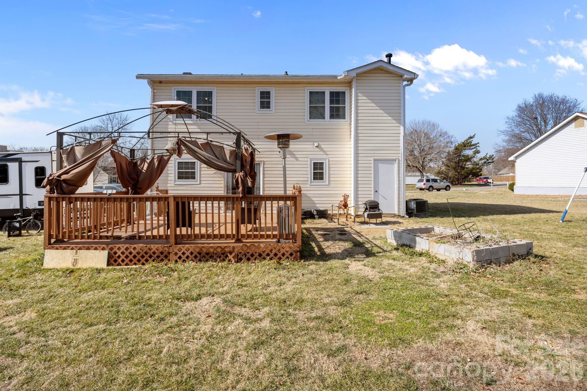 5400 Barnview Court Property Photo 10