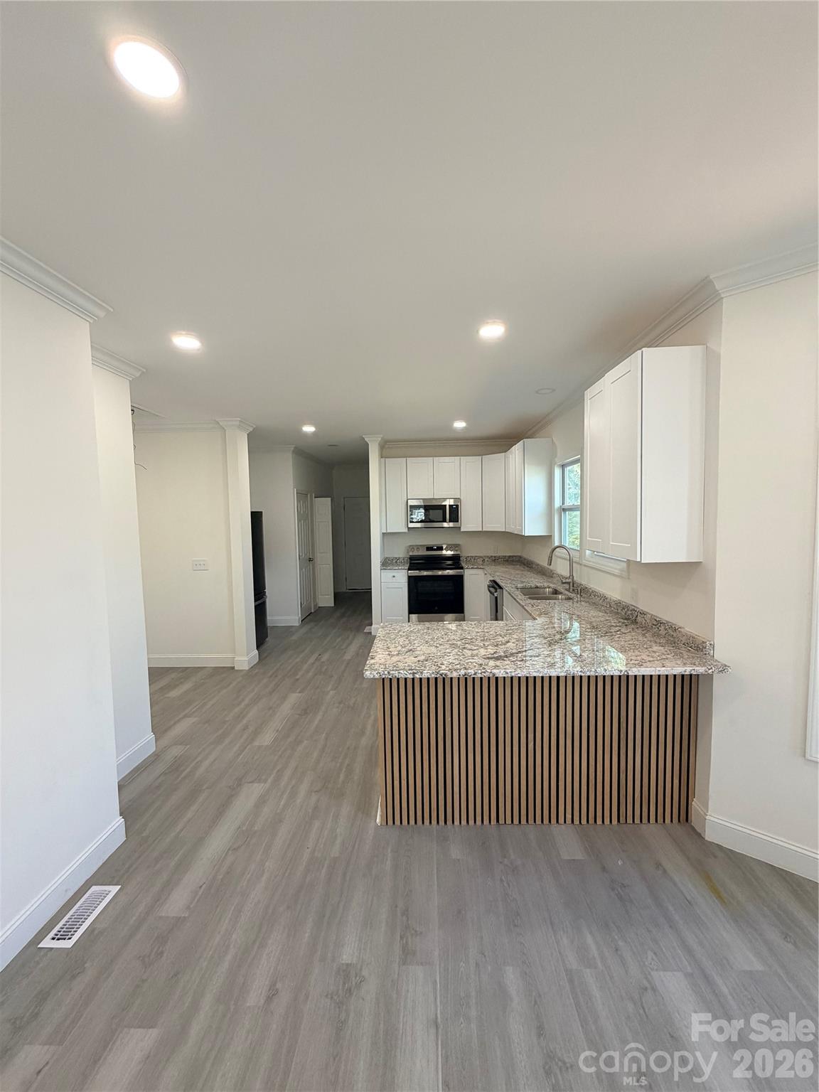 308 N Catawba Street Property Photo 11