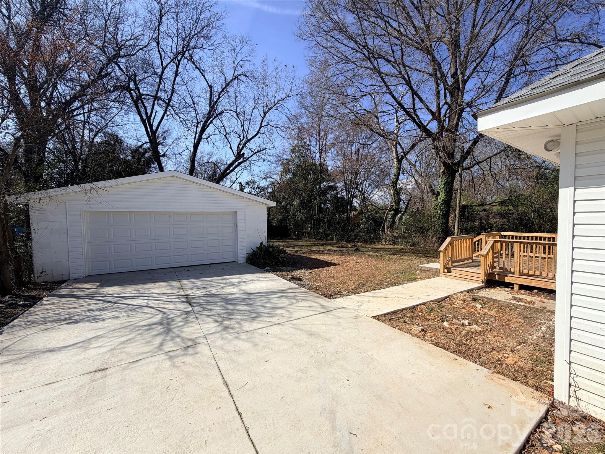 308 N Catawba Street Property Photo 18