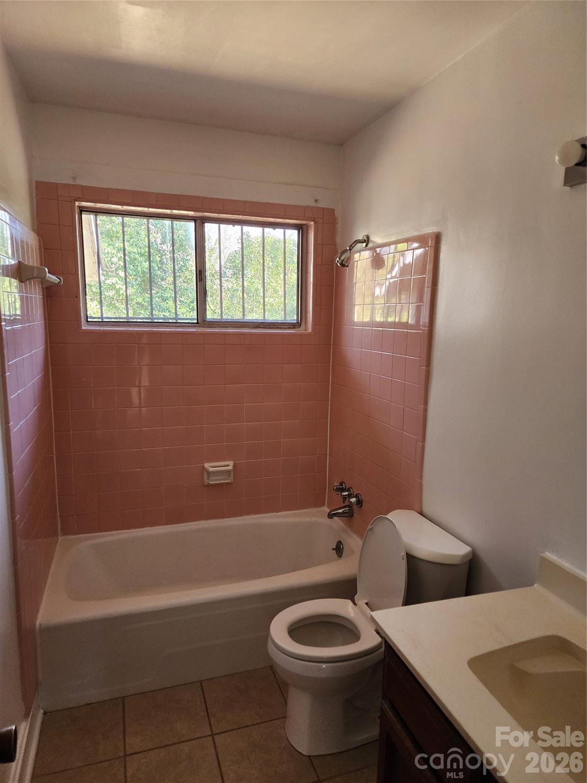 601 Camrose Drive Property Photo 9