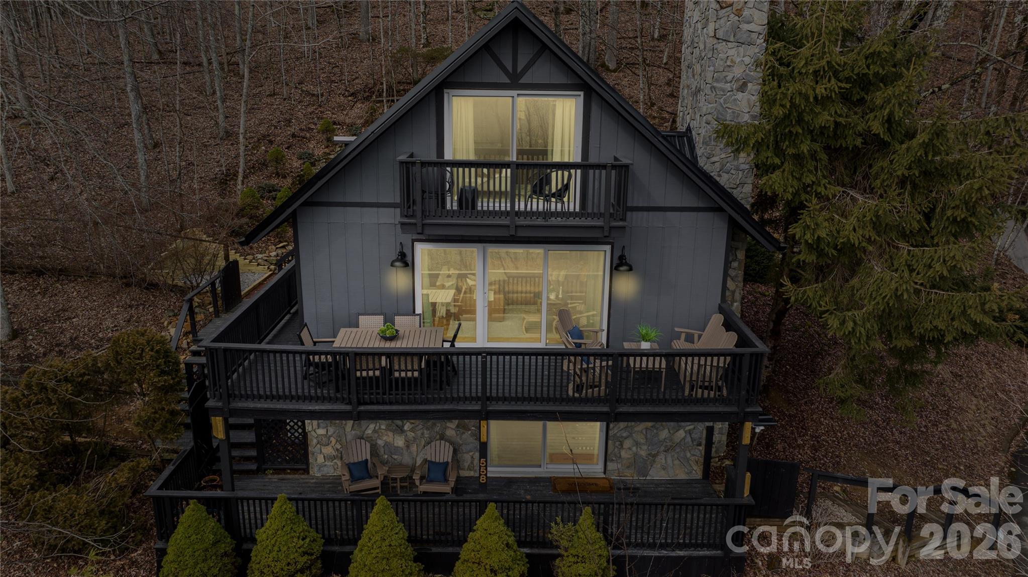 556/558 Thorncliff Drive Property Photo 33