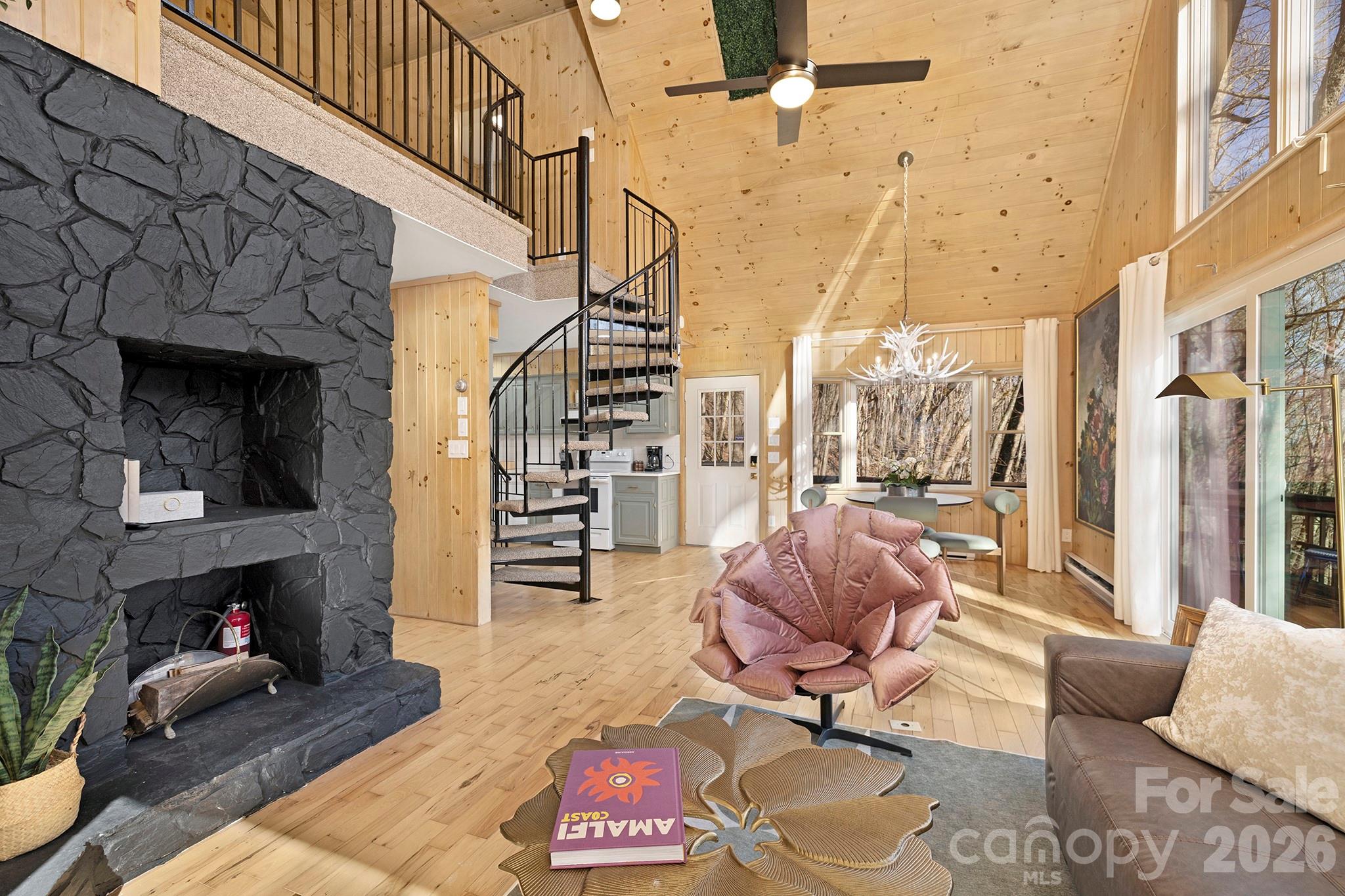 556/558 Thorncliff Drive Property Photo 38