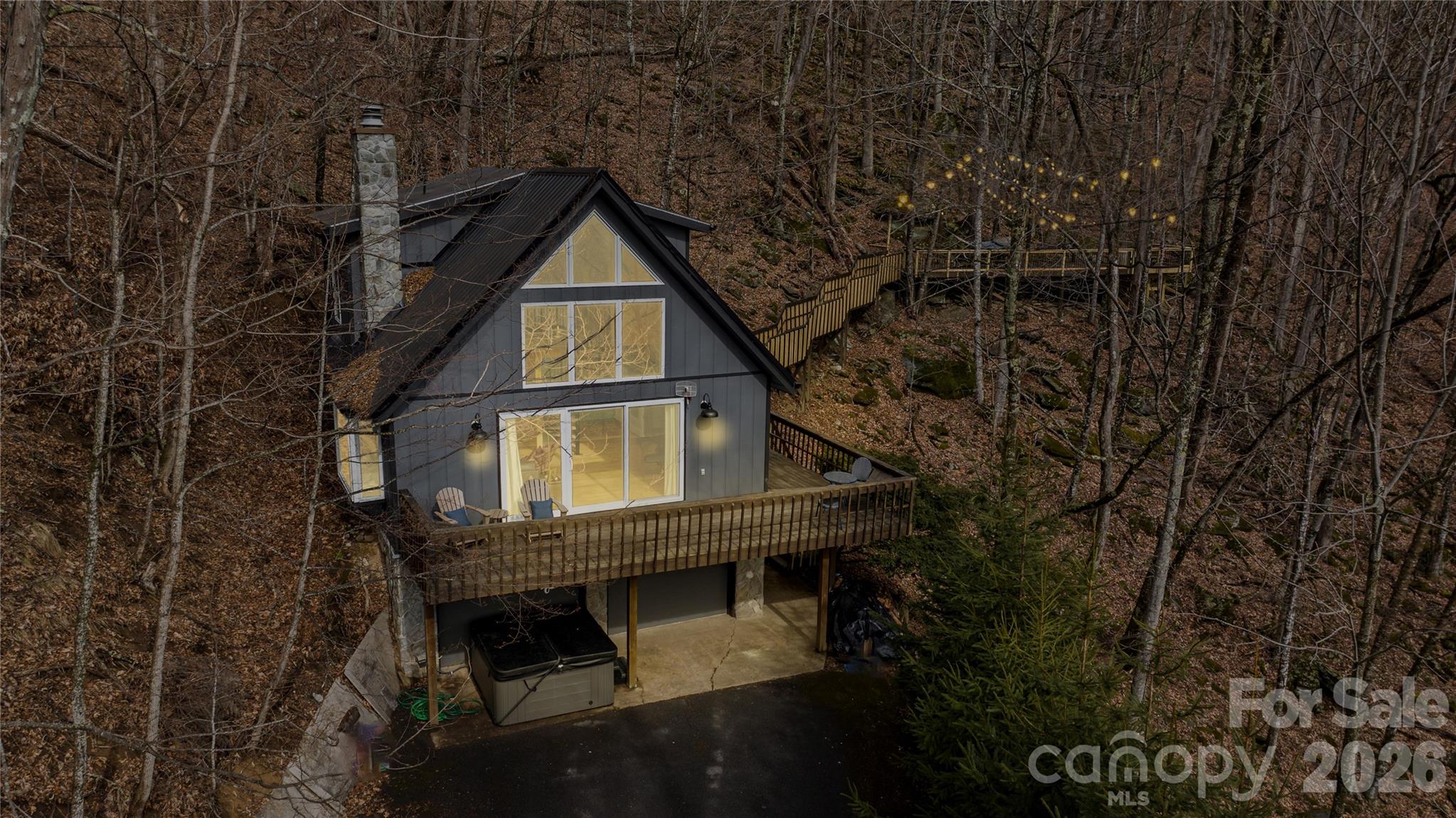 556/558 Thorncliff Drive Property Photo 33