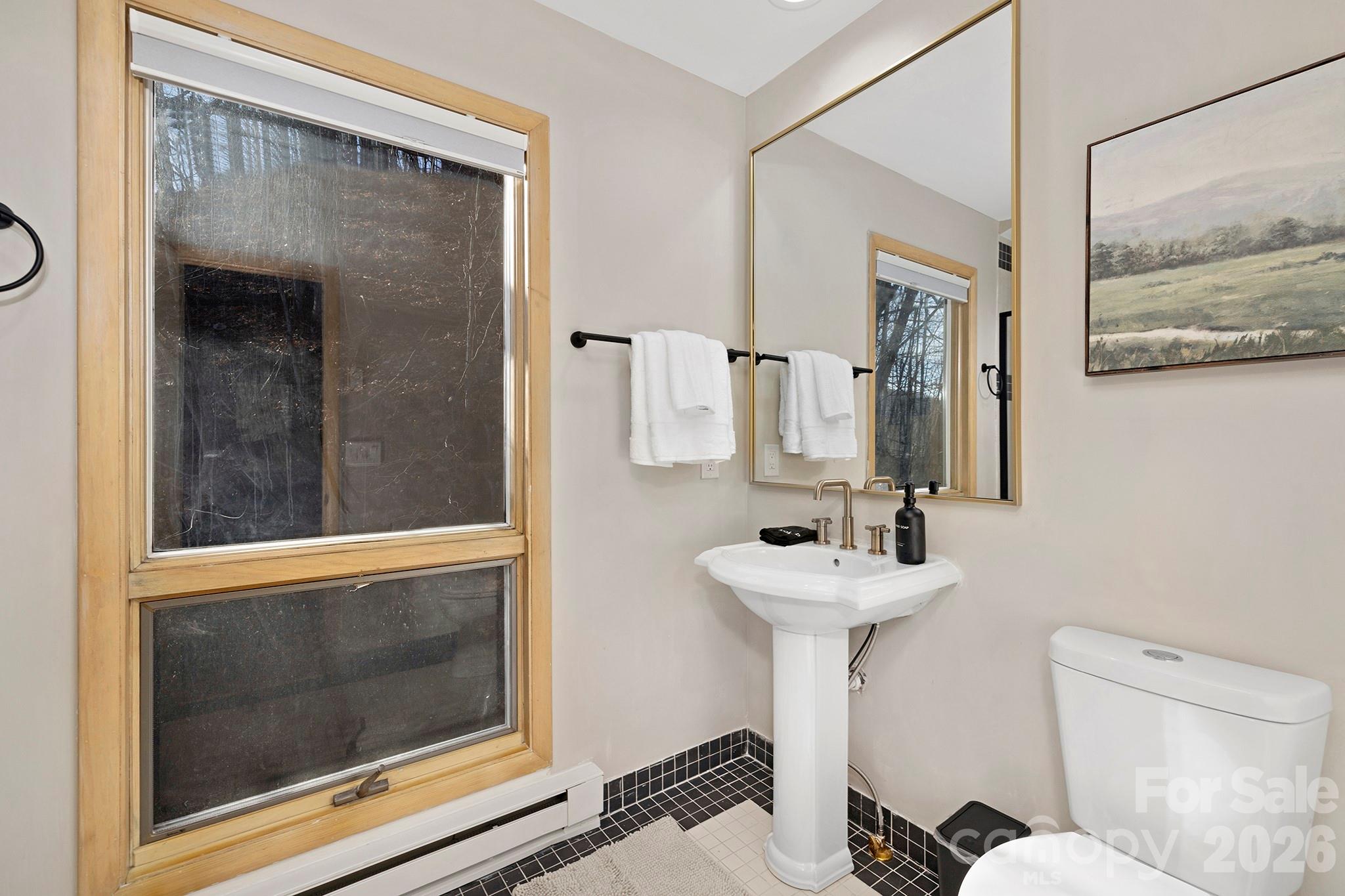 556/558 Thorncliff Drive Property Photo 46