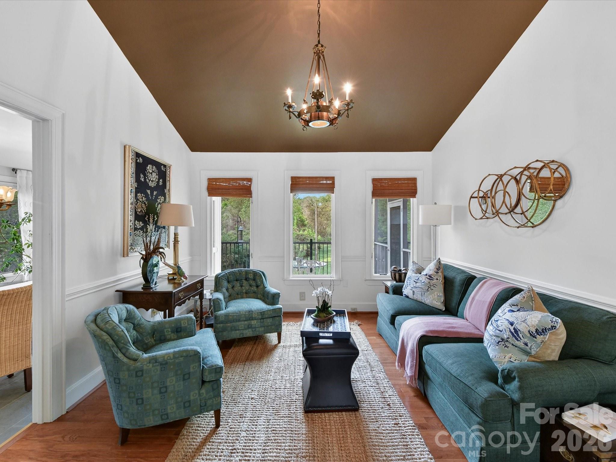 1847 Meadowood Lane Property Photo 9