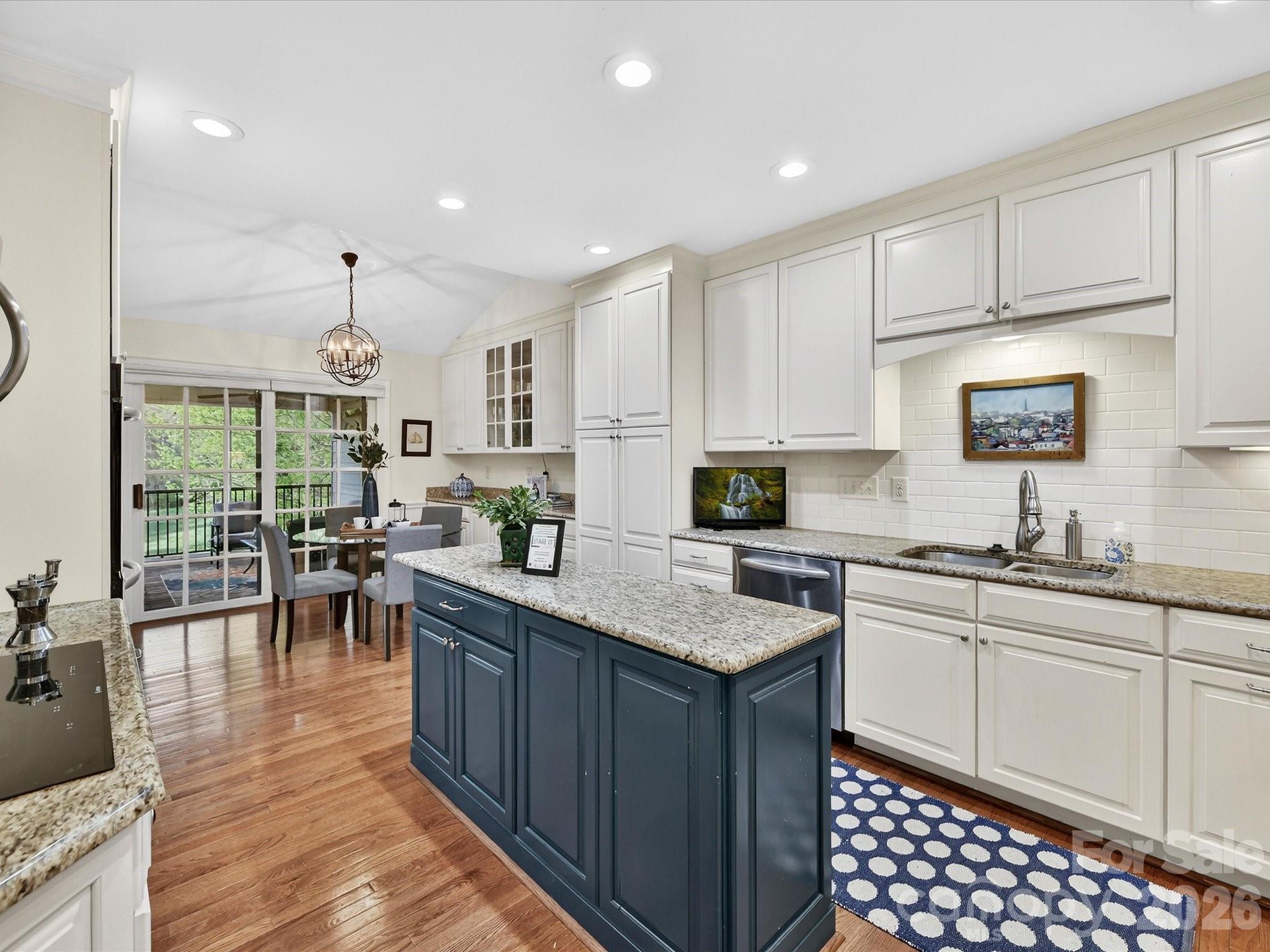 1847 Meadowood Lane Property Photo 13