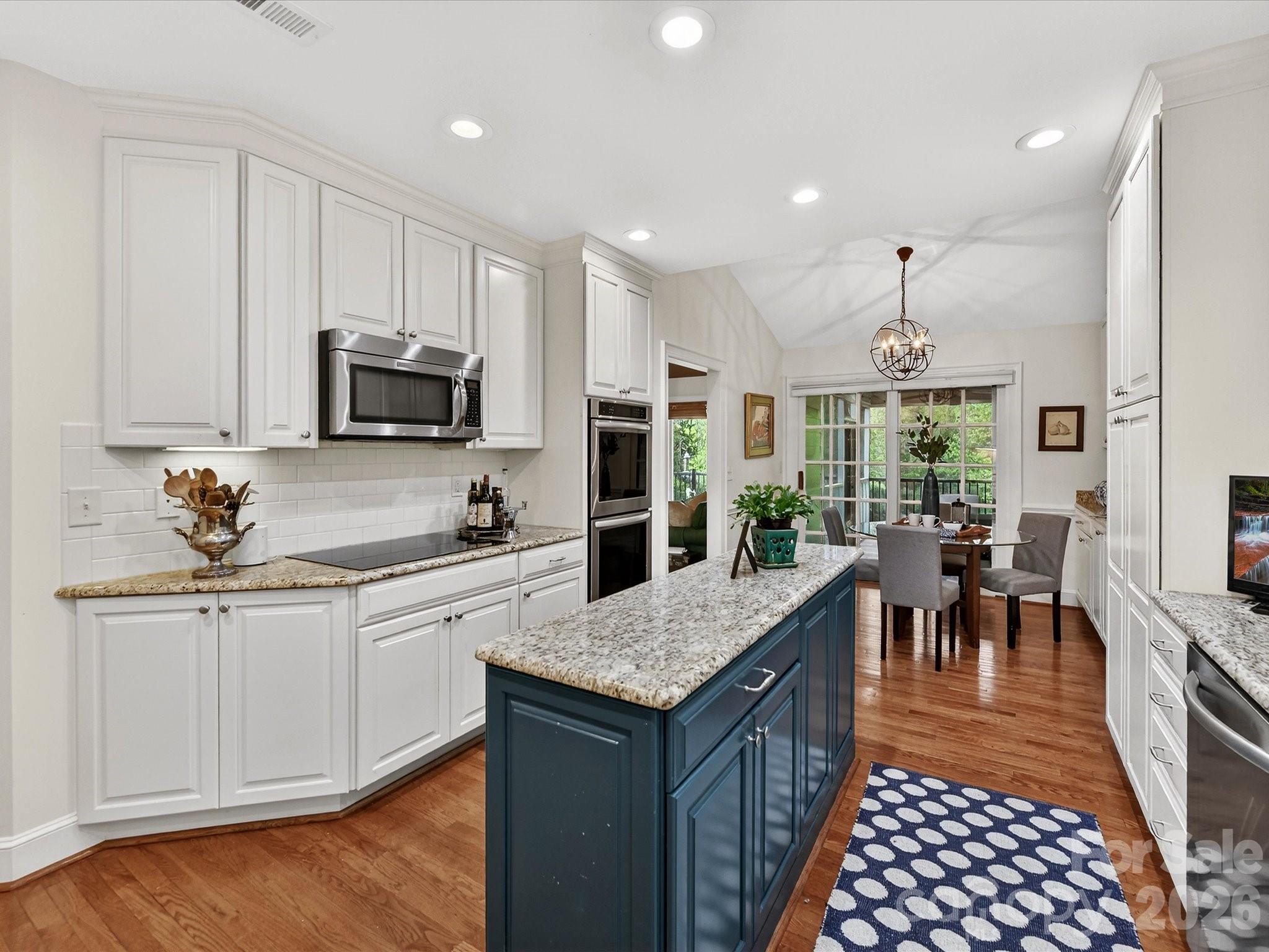 1847 Meadowood Lane Property Photo 14