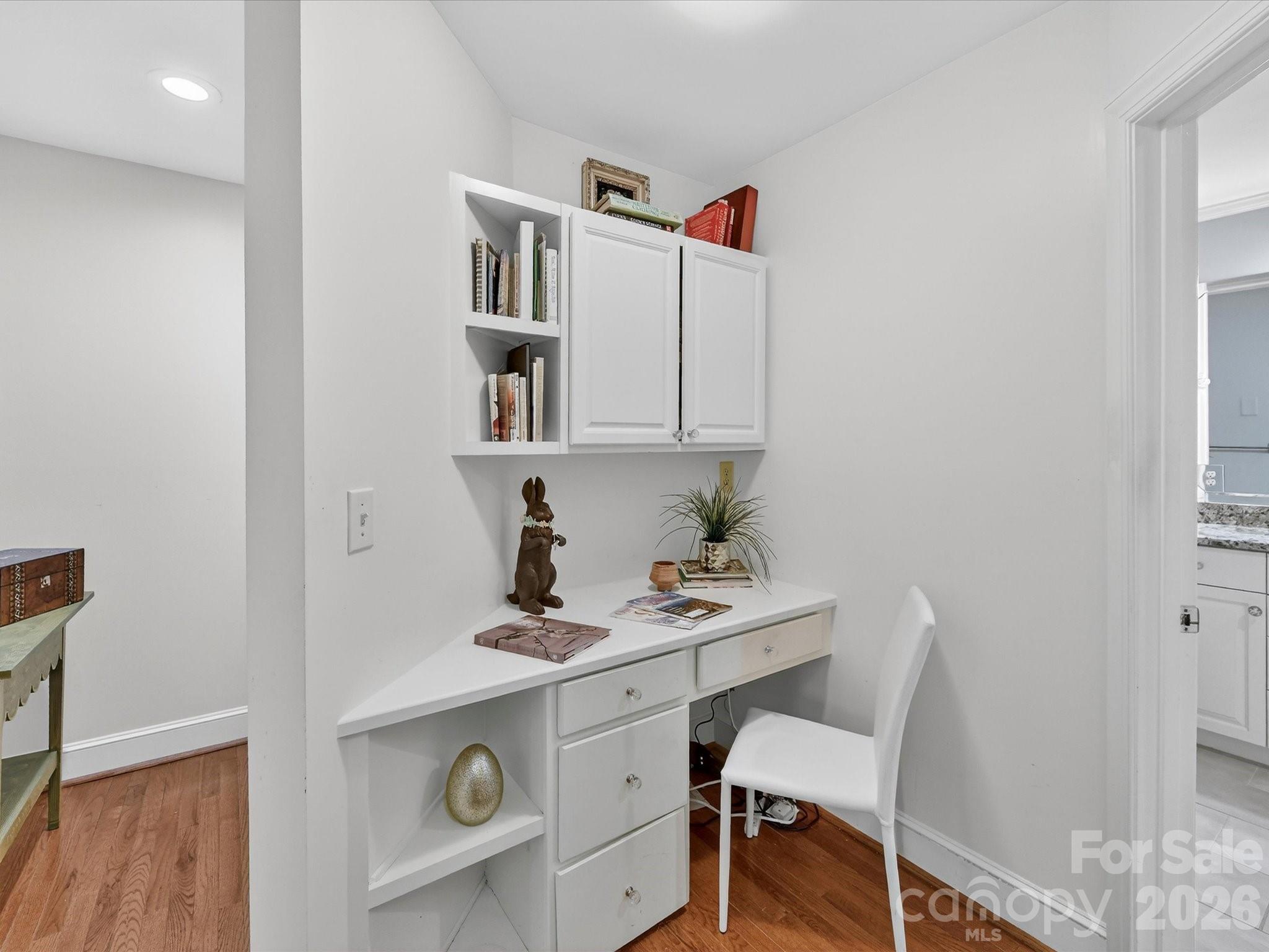 1847 Meadowood Lane Property Photo 21