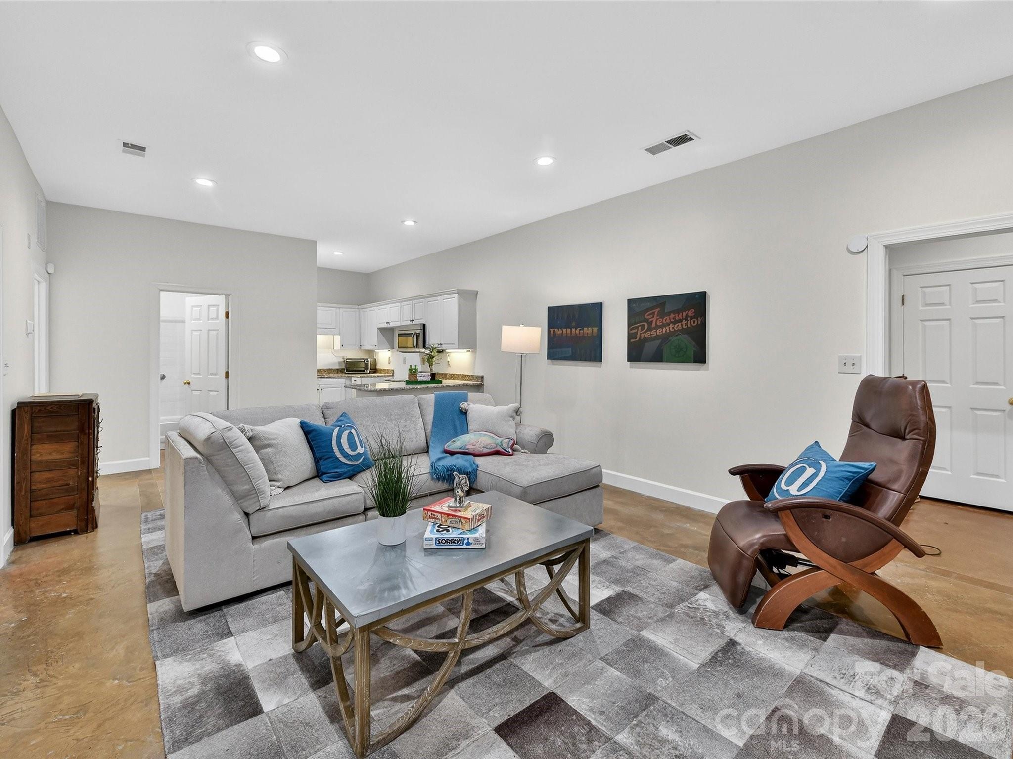1847 Meadowood Lane Property Photo 29