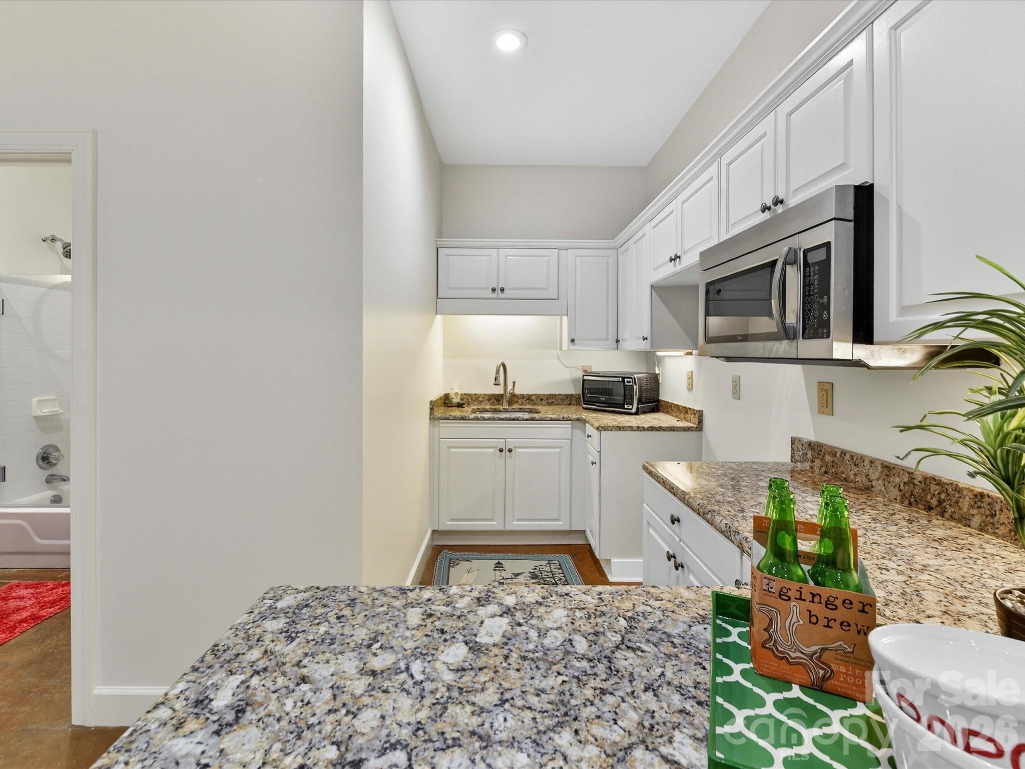 1847 Meadowood Lane Property Photo 33
