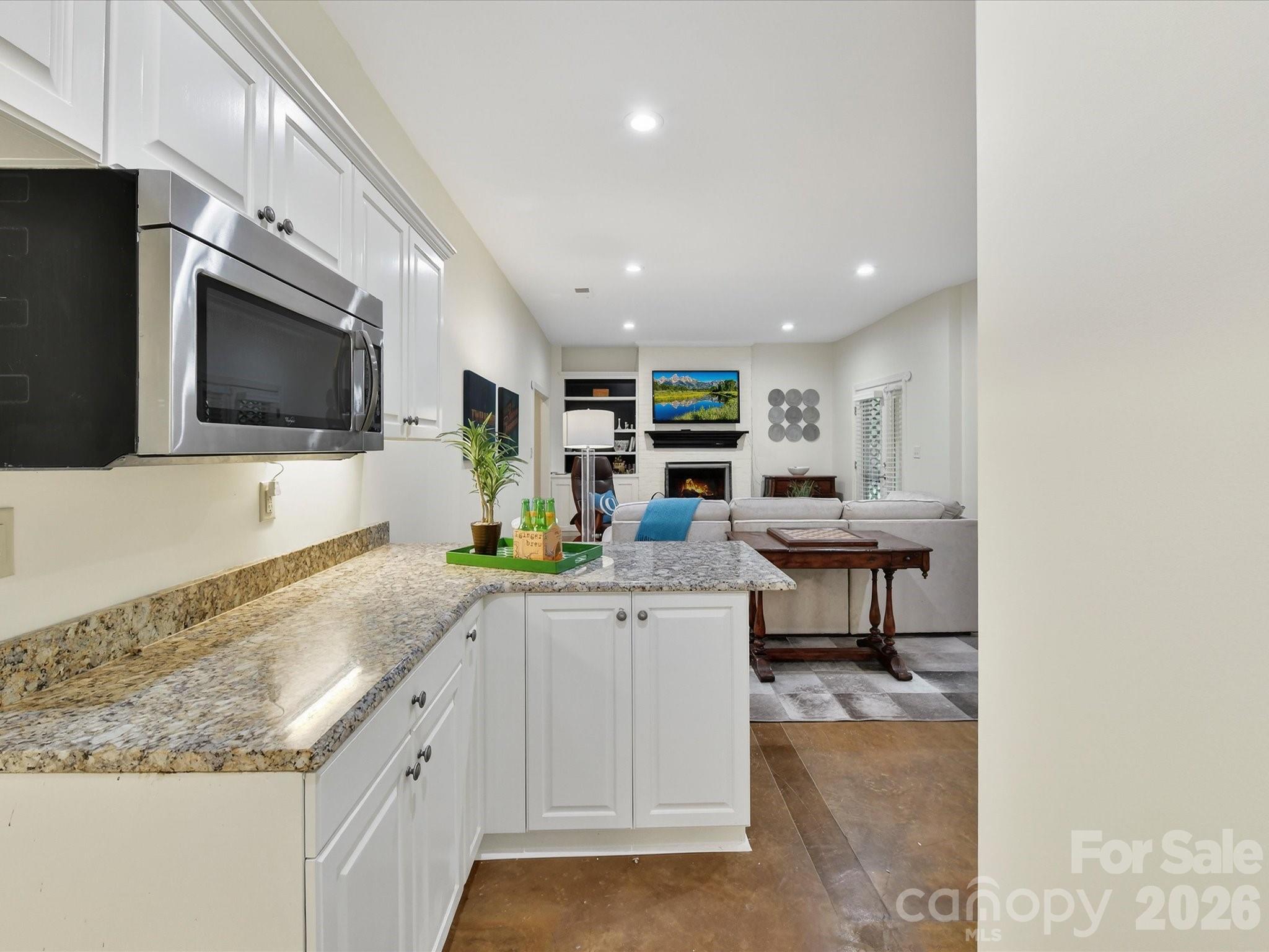 1847 Meadowood Lane Property Photo 35
