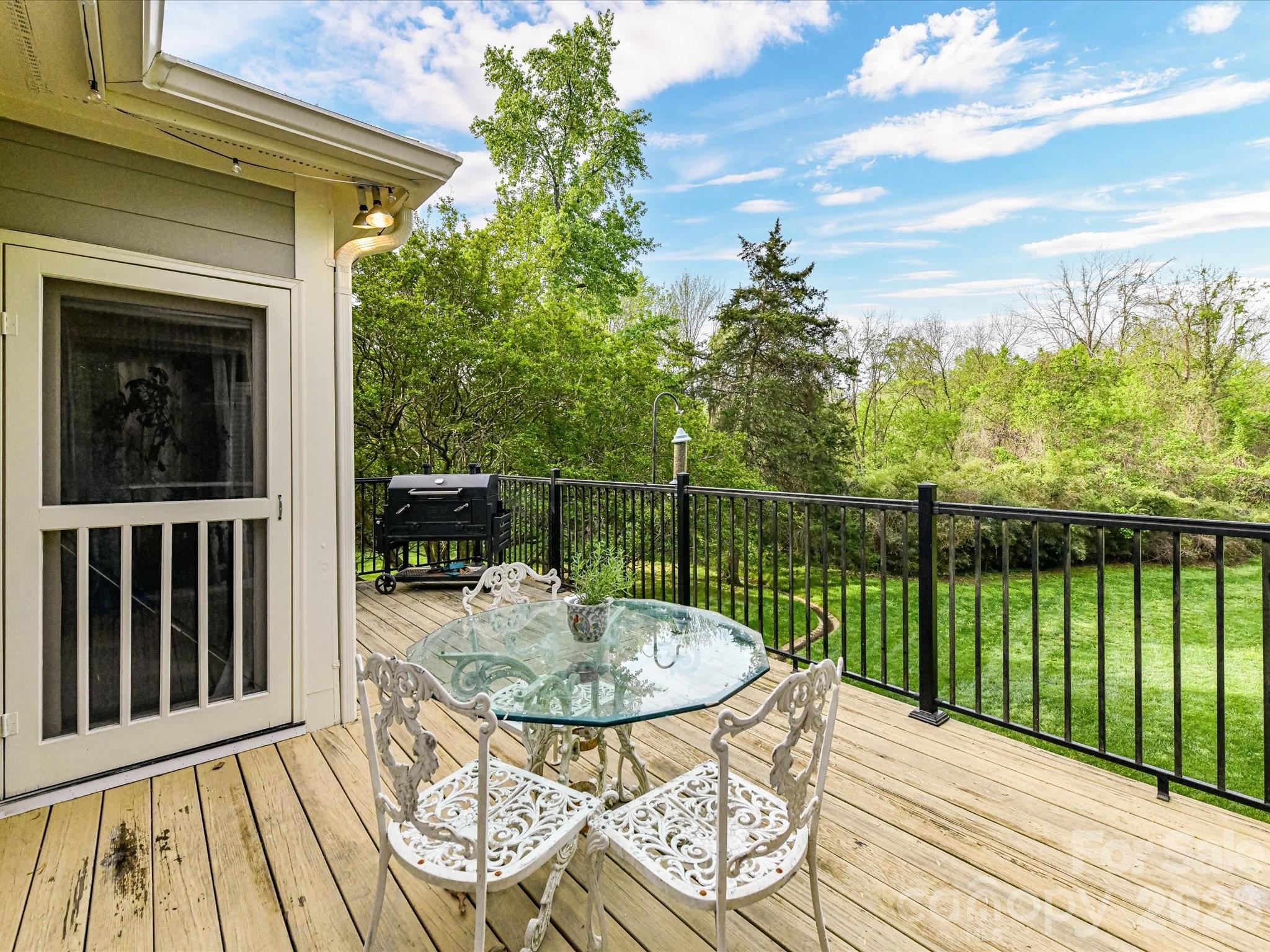 1847 Meadowood Lane Property Photo 41