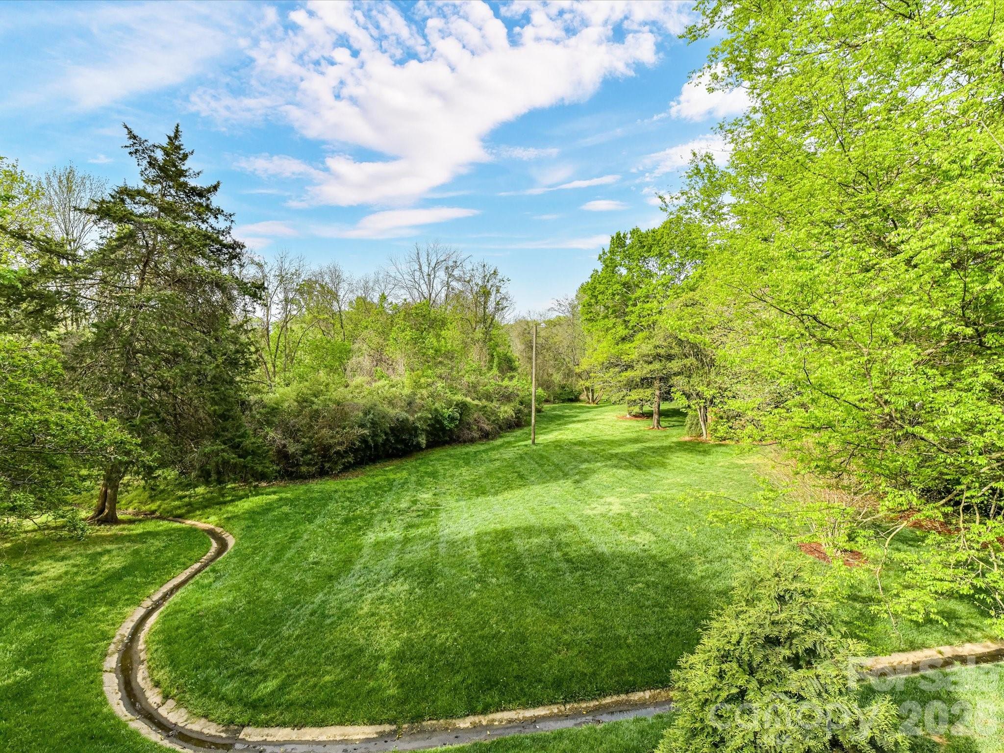 1847 Meadowood Lane Property Photo 43