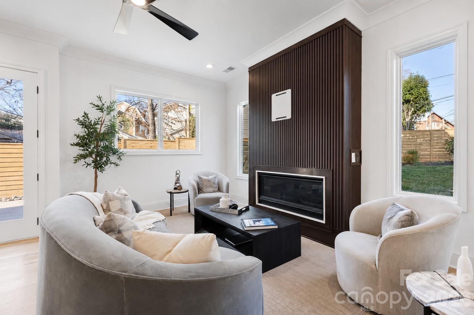 2117 Lombardy Circle Property Photo 1