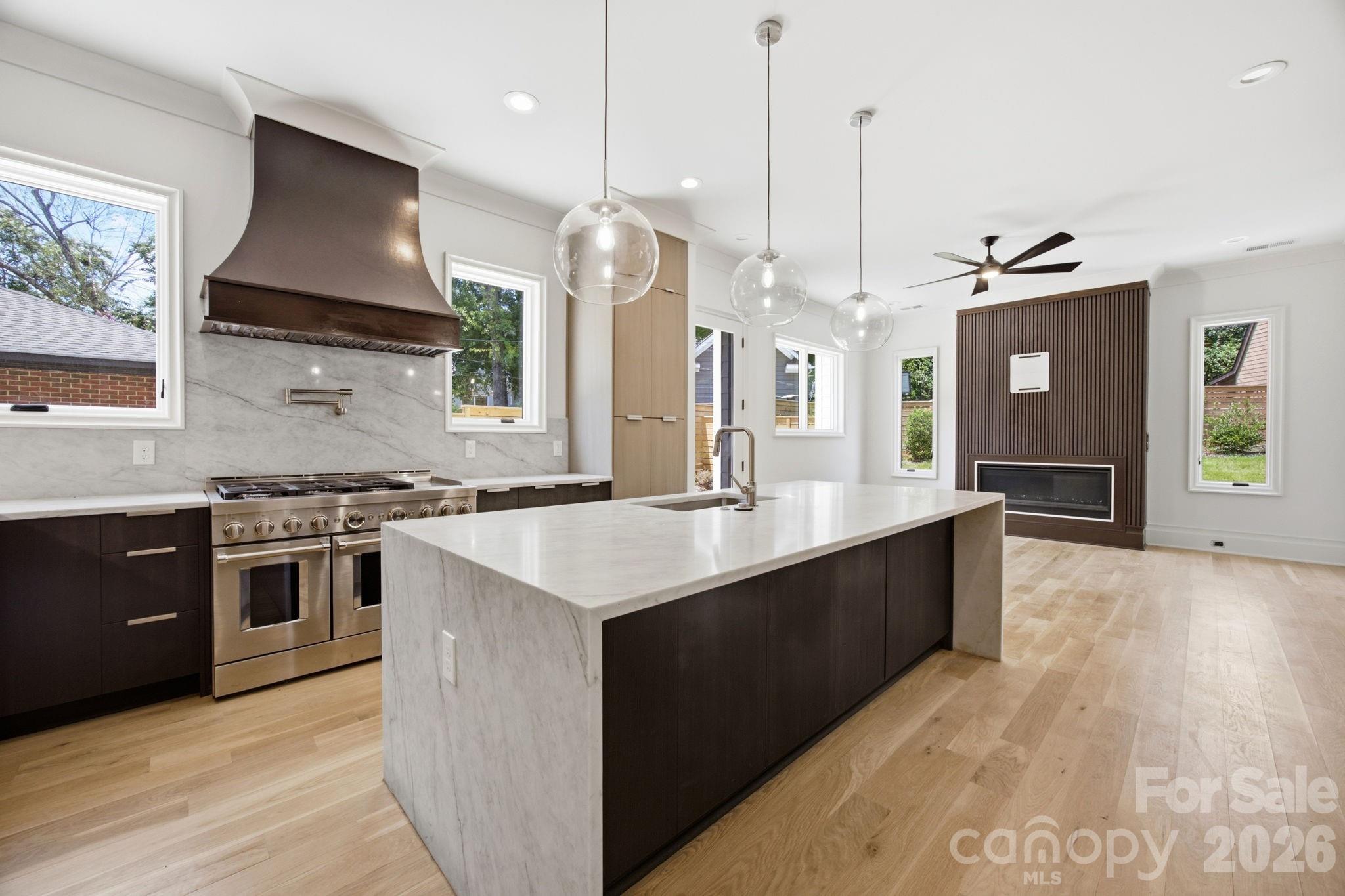 2117 Lombardy Circle Property Photo 2
