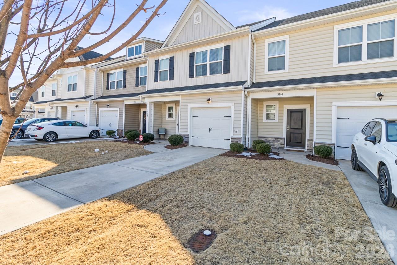3738 Yorkshire Place Property Photo 1