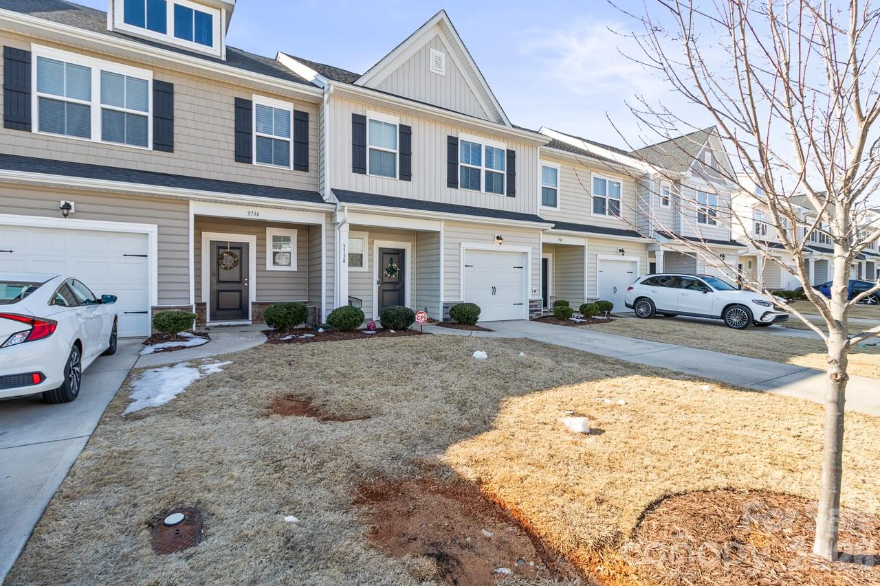 3738 Yorkshire Place Property Photo 2