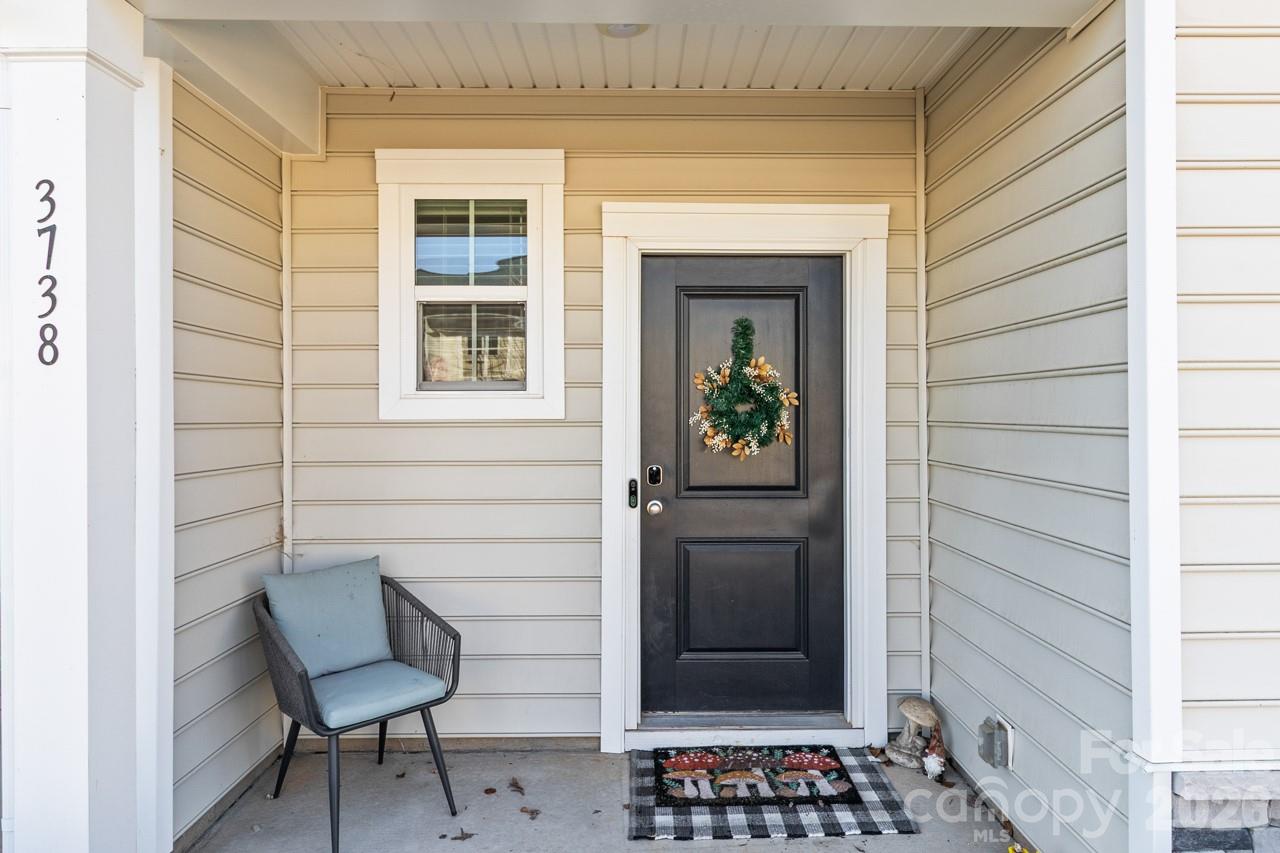 3738 Yorkshire Place Property Photo 5