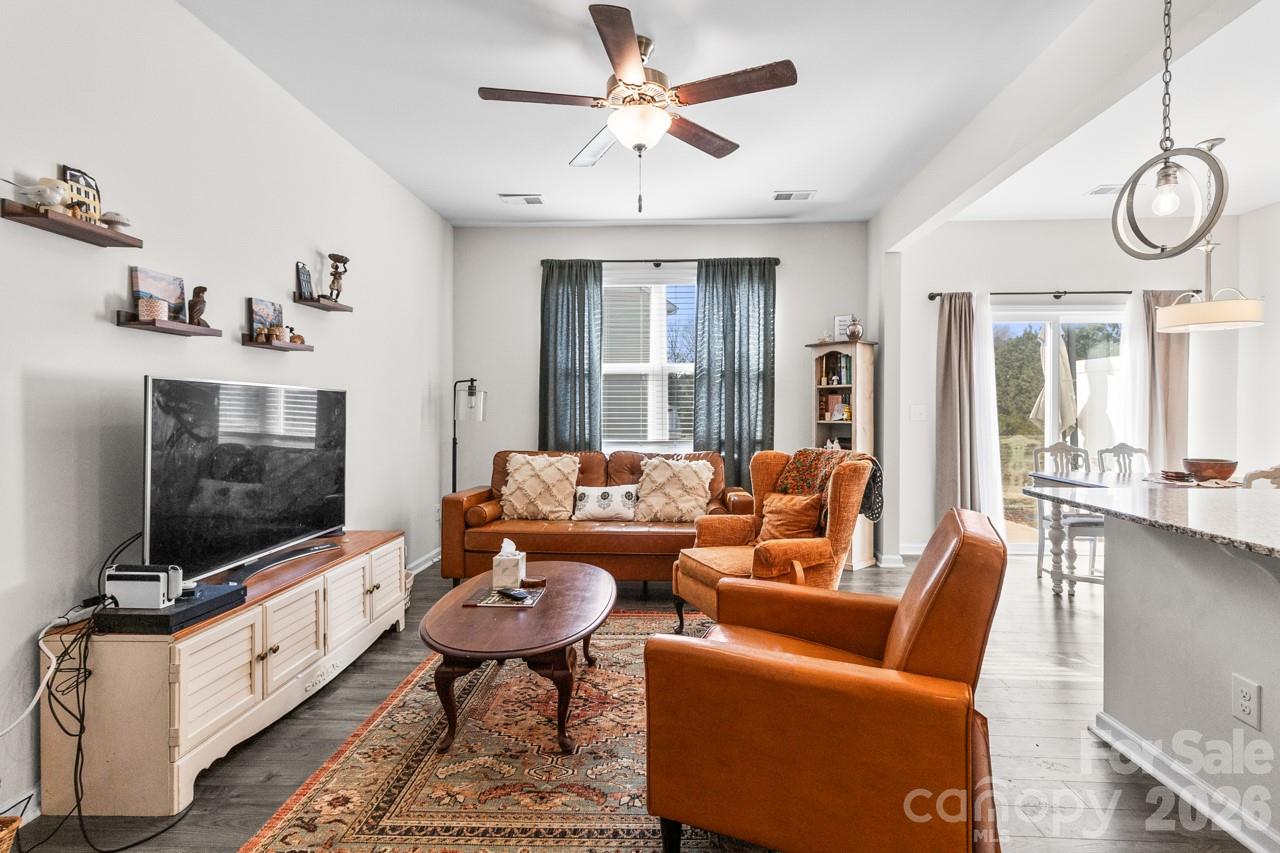 3738 Yorkshire Place Property Photo 16