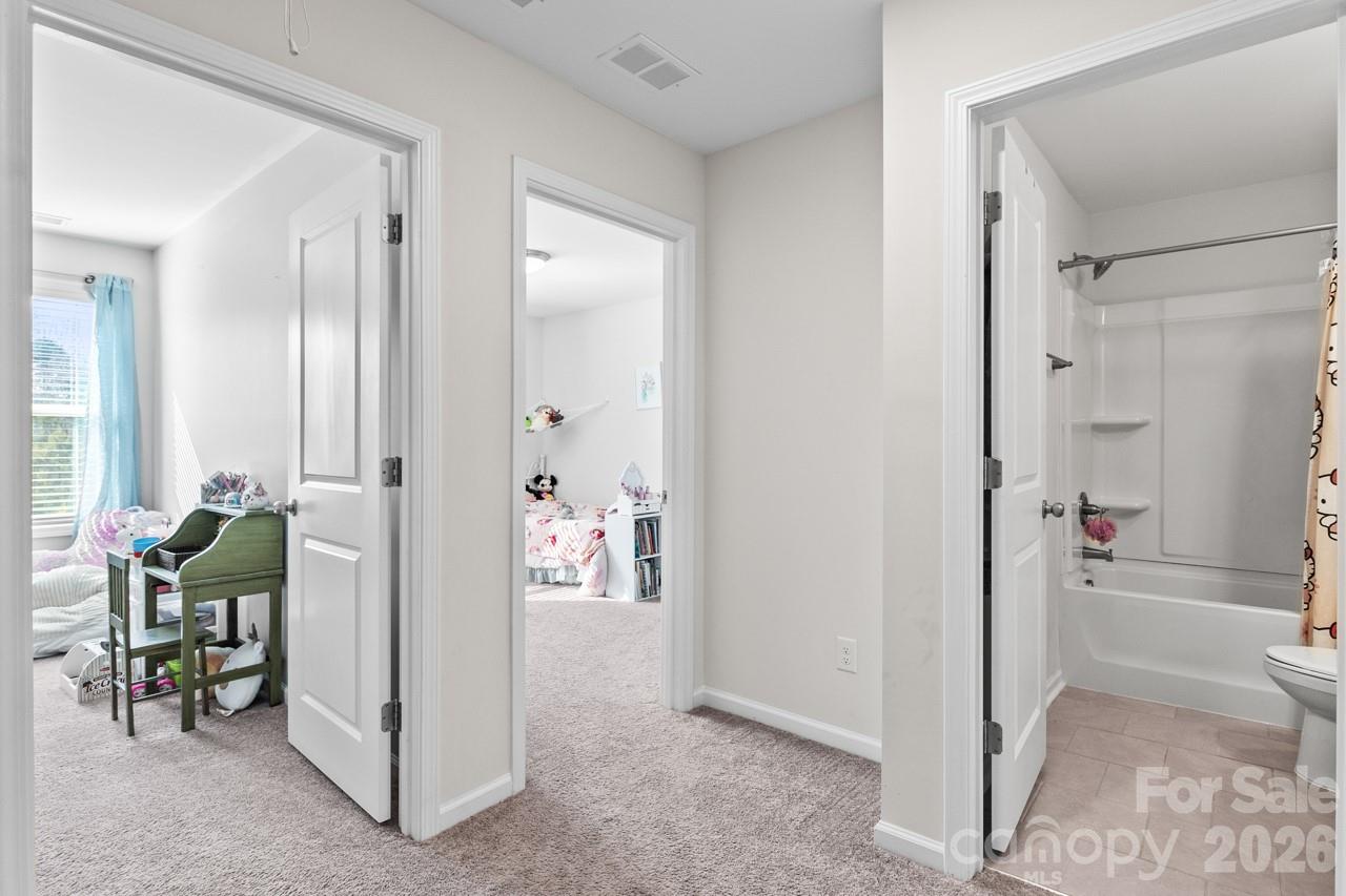 3738 Yorkshire Place Property Photo 32