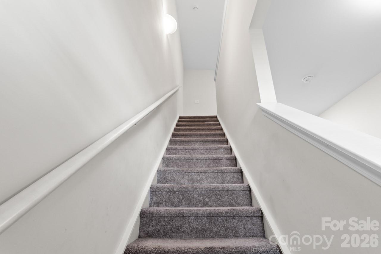 3738 Yorkshire Place Property Photo 33