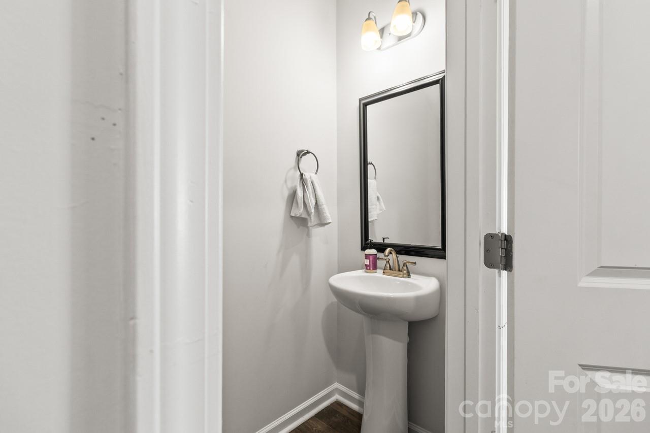 3738 Yorkshire Place Property Photo 37
