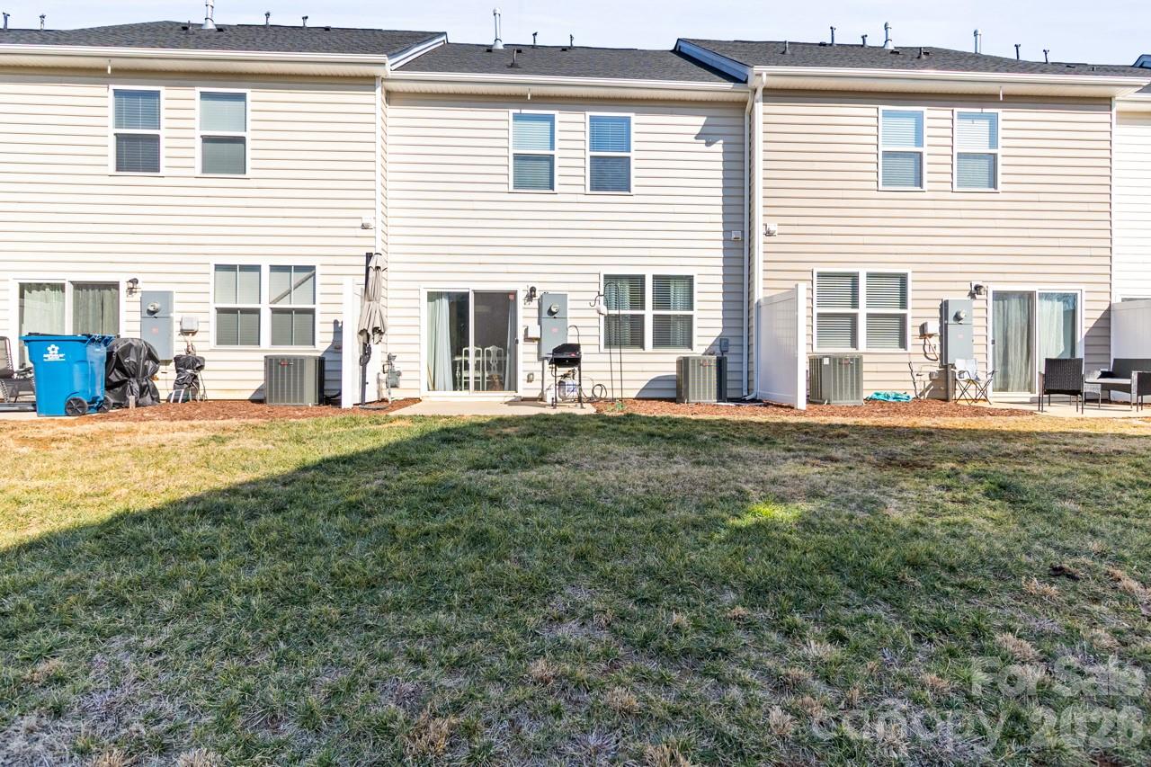 3738 Yorkshire Place Property Photo 39