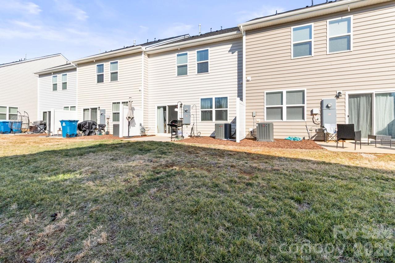 3738 Yorkshire Place Property Photo 41