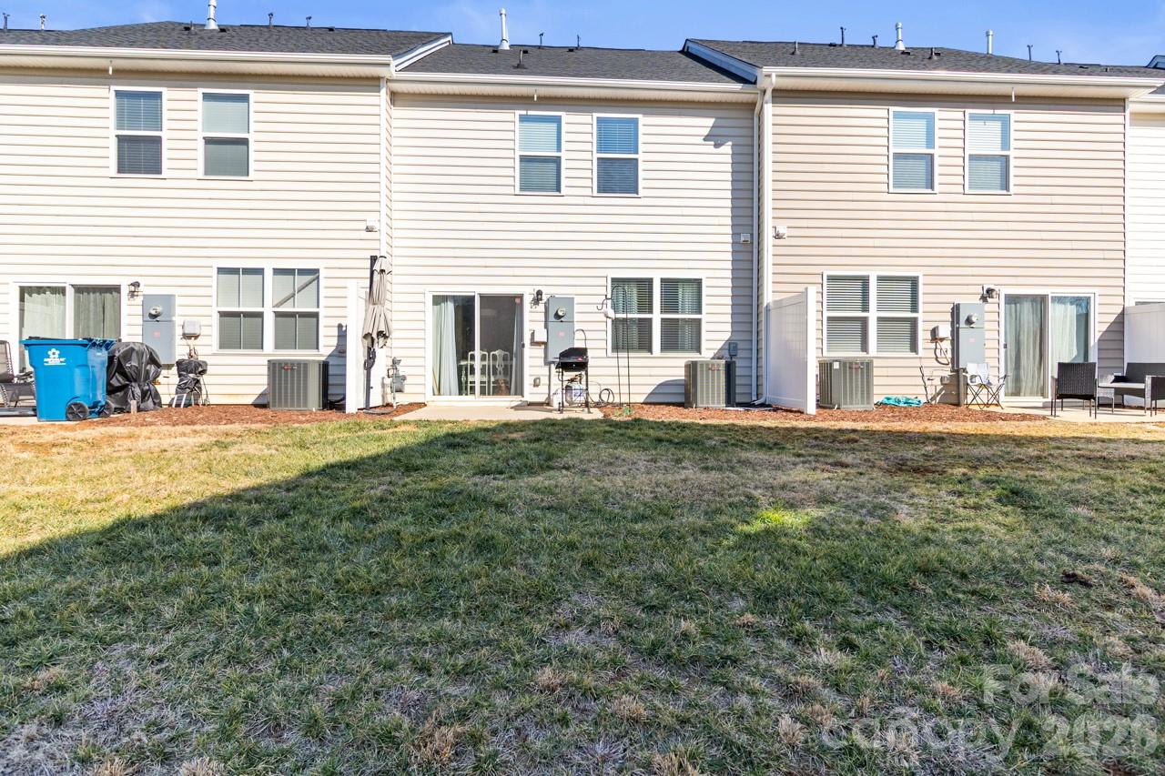 3738 Yorkshire Place Property Photo 42
