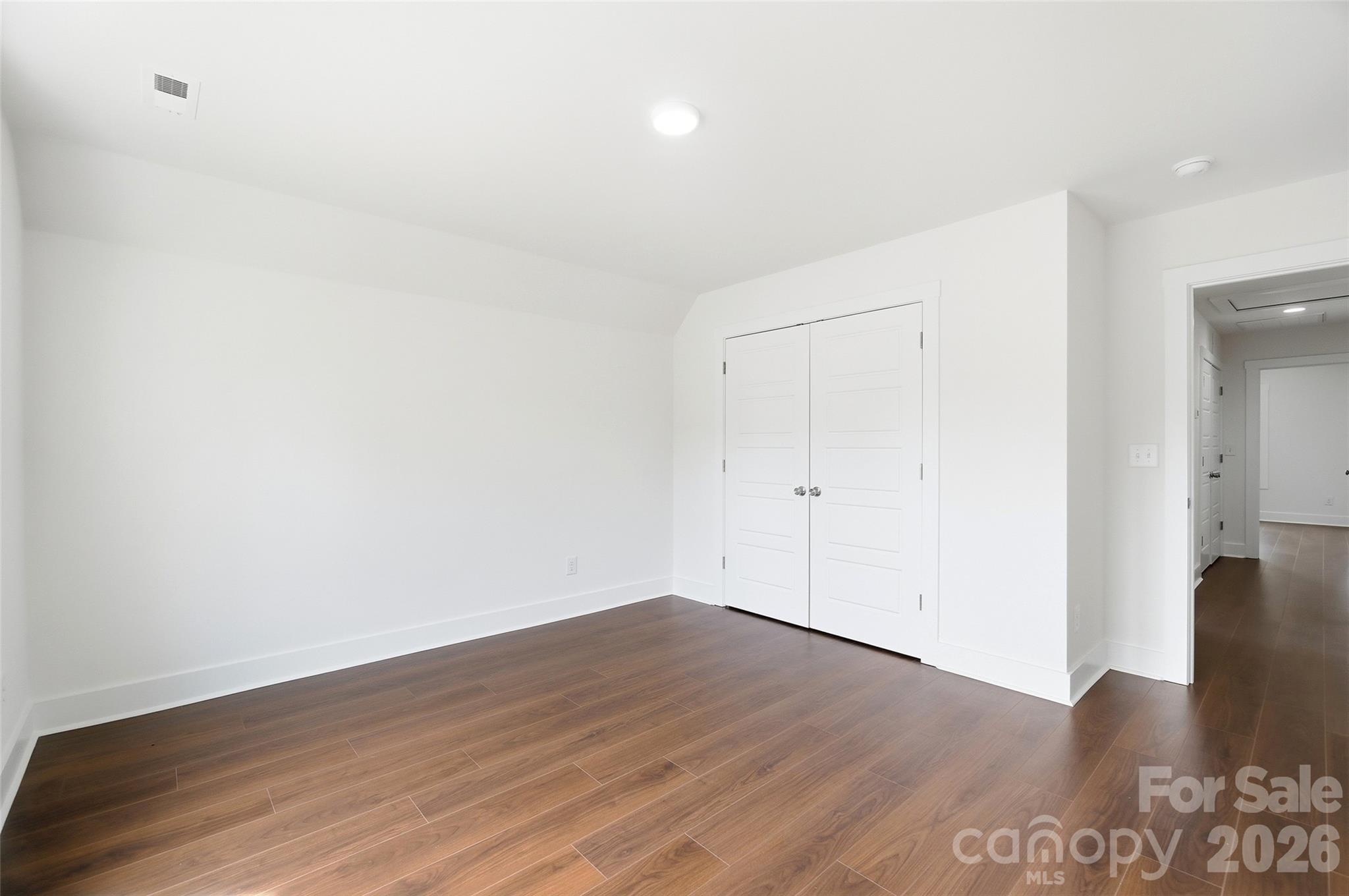 917 Bethpage Road Property Photo 27