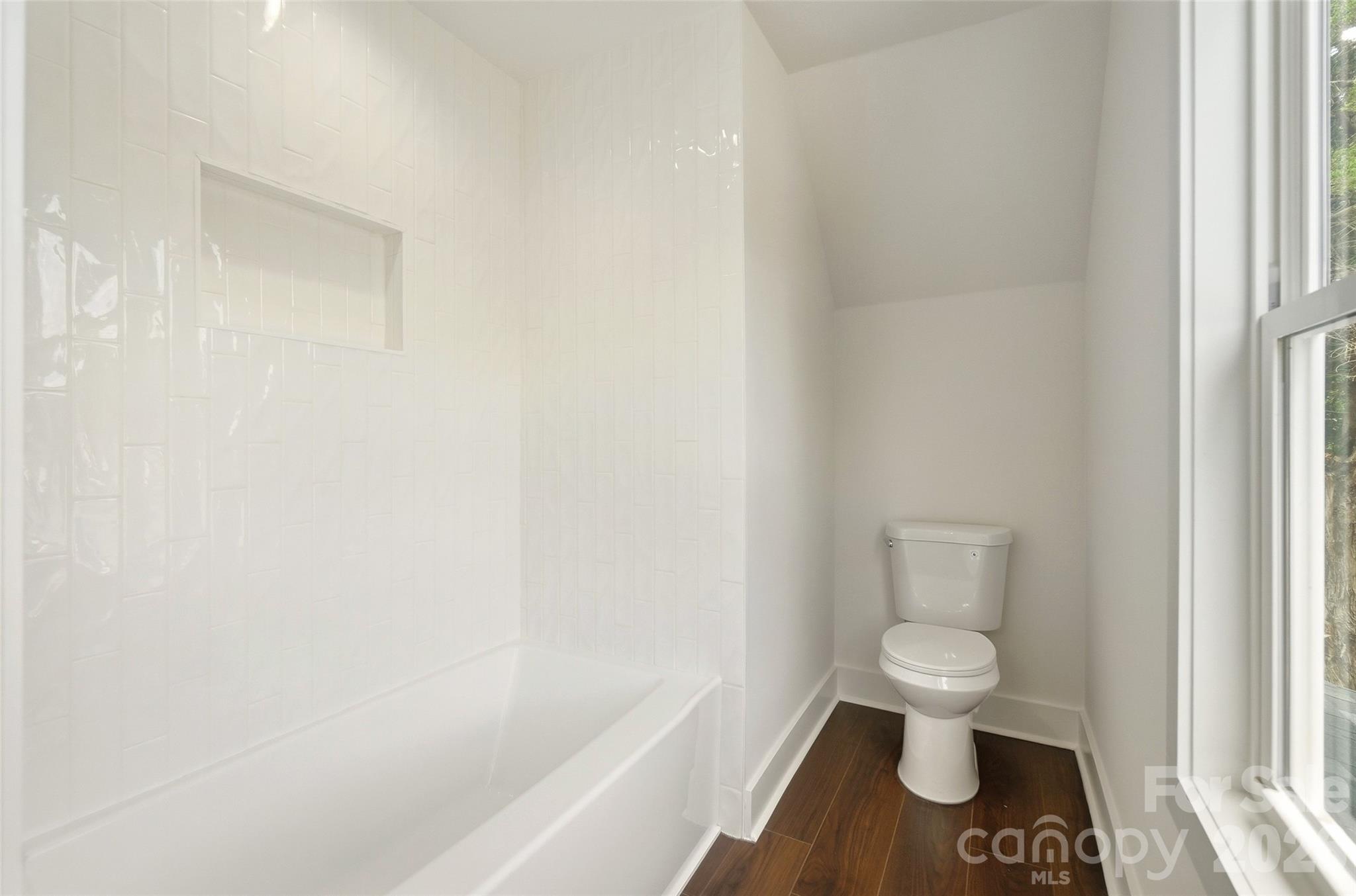 917 Bethpage Road Property Photo 30
